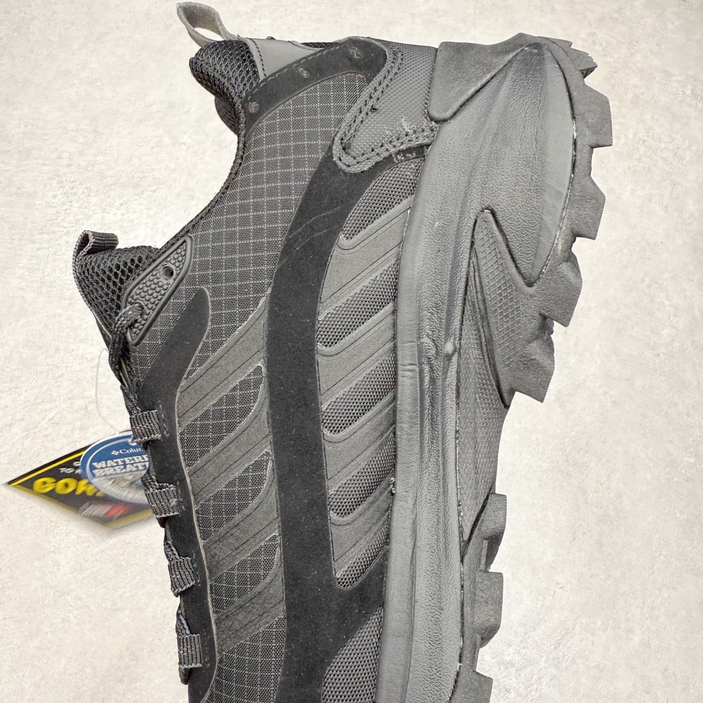 图片[7]-Columbia 哥伦比亚户外登山鞋休闲鞋户外越野徒步鞋广东大厂品质 面料采用进口磨砂牛皮 鞋底采用Vibram黄金大底 专门为鞋底设计的橡胶以出色的耐磨性，良好的防滑性，均匀的质地获得了众多品牌的认可Columbia成立于1938年，源自美国俄勒 州波特兰市，是有着80年悠久历史的国际户外品牌。作为户外科技的先驱者，哥伦比亚倡导“Tested Tough要玩就玩真的”品牌精神。实地测试文化作为其品牌基因，致力透过产品传递品牌精髓.Columbia执着于让消费者在户外得到专业的真实保护，可以更长时间地享受户外乐趣 尺码：40-45（运动码）-选品中心