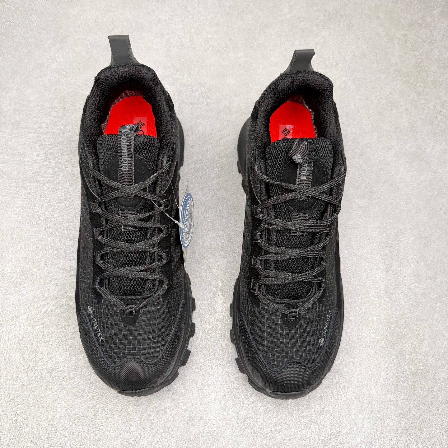 图片[2]-Columbia 哥伦比亚户外登山鞋休闲鞋户外越野徒步鞋广东大厂品质 面料采用进口磨砂牛皮 鞋底采用Vibram黄金大底 专门为鞋底设计的橡胶以出色的耐磨性，良好的防滑性，均匀的质地获得了众多品牌的认可Columbia成立于1938年，源自美国俄勒 州波特兰市，是有着80年悠久历史的国际户外品牌。作为户外科技的先驱者，哥伦比亚倡导“Tested Tough要玩就玩真的”品牌精神。实地测试文化作为其品牌基因，致力透过产品传递品牌精髓.Columbia执着于让消费者在户外得到专业的真实保护，可以更长时间地享受户外乐趣 尺码：40-45（运动码）-选品中心