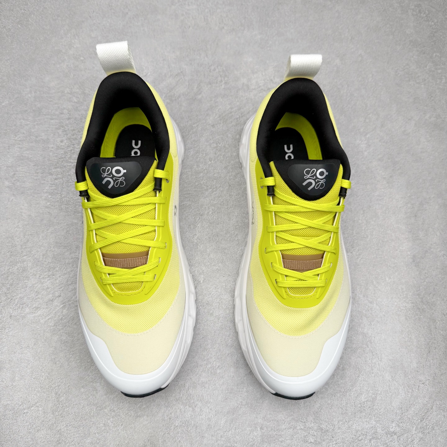 图片[2]-＃M纯原 LOEWE x On Cloudtilt 2.0 昂跑罗意威联名 圆头系带生活休闲鞋 此运动品牌 开创于2010年 缓震着陆、强效回弹、轻柔质感的设计构思始终是ON研制关键 与此同时基于“为全球提供革新性的跑步感受”信念 陆续推出了多款跑鞋及其以专业运动人体跑步工程学为设计关键的功能性跑步服饰设备 让跑者不费力气地畅快畅跑 尺码：36 36.5 37.5 38 38.5 39 40 40.5 41 42 42.5 43 44 44.5 45 46-选品中心