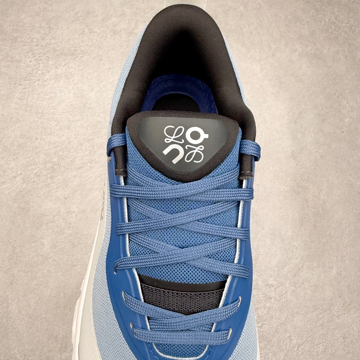 图片[5]-＃M纯原 LOEWE x On Cloudtilt 2.0 昂跑罗意威联名 圆头系带生活休闲鞋 此运动品牌 开创于2010年 缓震着陆、强效回弹、轻柔质感的设计构思始终是ON研制关键 与此同时基于“为全球提供革新性的跑步感受”信念 陆续推出了多款跑鞋及其以专业运动人体跑步工程学为设计关键的功能性跑步服饰设备 让跑者不费力气地畅快畅跑 尺码：36 36.5 37.5 38 38.5 39 40 40.5 41 42 42.5 43 44 44.5 45 46-选品中心