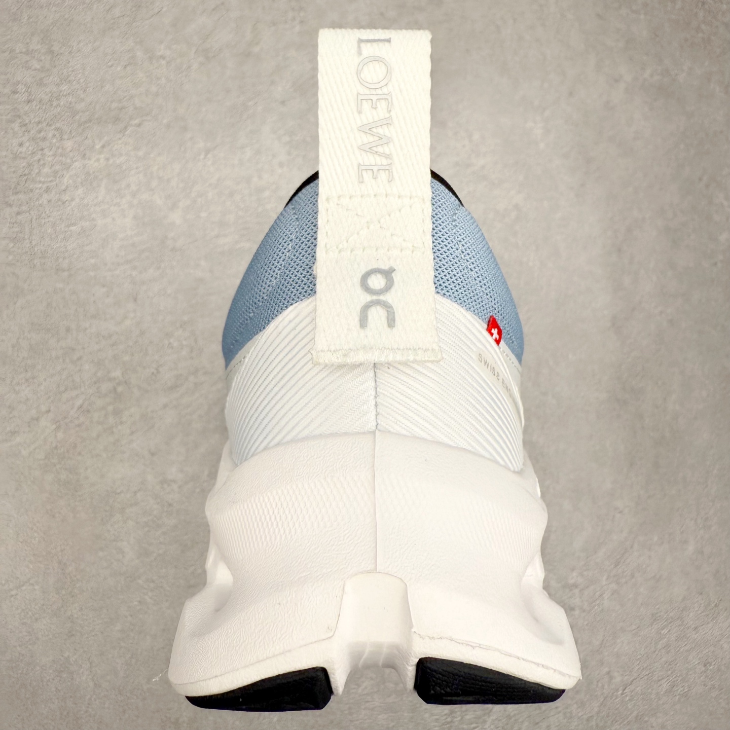 图片[8]-＃M纯原 LOEWE x On Cloudtilt 2.0 昂跑罗意威联名 圆头系带生活休闲鞋 此运动品牌 开创于2010年 缓震着陆、强效回弹、轻柔质感的设计构思始终是ON研制关键 与此同时基于“为全球提供革新性的跑步感受”信念 陆续推出了多款跑鞋及其以专业运动人体跑步工程学为设计关键的功能性跑步服饰设备 让跑者不费力气地畅快畅跑 尺码：36 36.5 37.5 38 38.5 39 40 40.5 41 42 42.5 43 44 44.5 45 46-选品中心