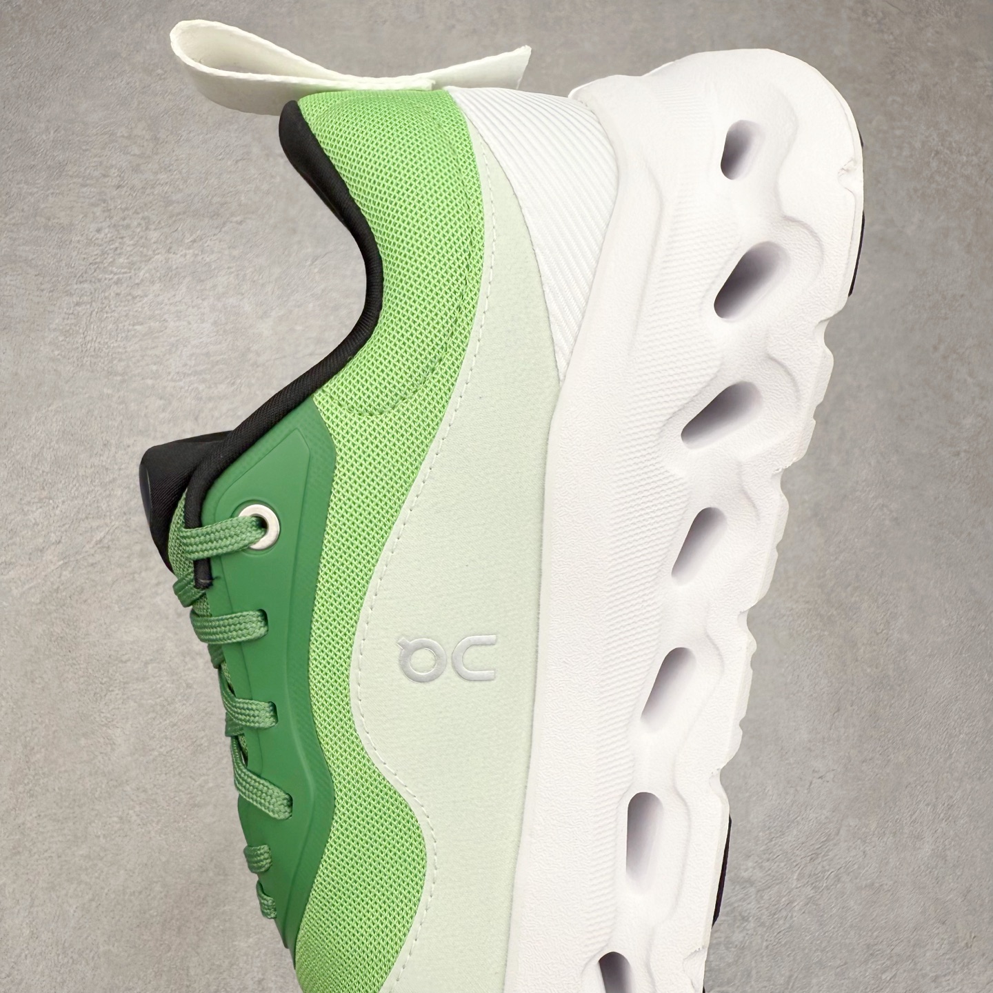 图片[7]-＃M纯原 LOEWE x On Cloudtilt 2.0 昂跑罗意威联名 圆头系带生活休闲鞋 此运动品牌 开创于2010年 缓震着陆、强效回弹、轻柔质感的设计构思始终是ON研制关键 与此同时基于“为全球提供革新性的跑步感受”信念 陆续推出了多款跑鞋及其以专业运动人体跑步工程学为设计关键的功能性跑步服饰设备 让跑者不费力气地畅快畅跑 尺码：36 36.5 37.5 38 38.5 39 40 40.5 41 42 42.5 43 44 44.5 45 46-选品中心