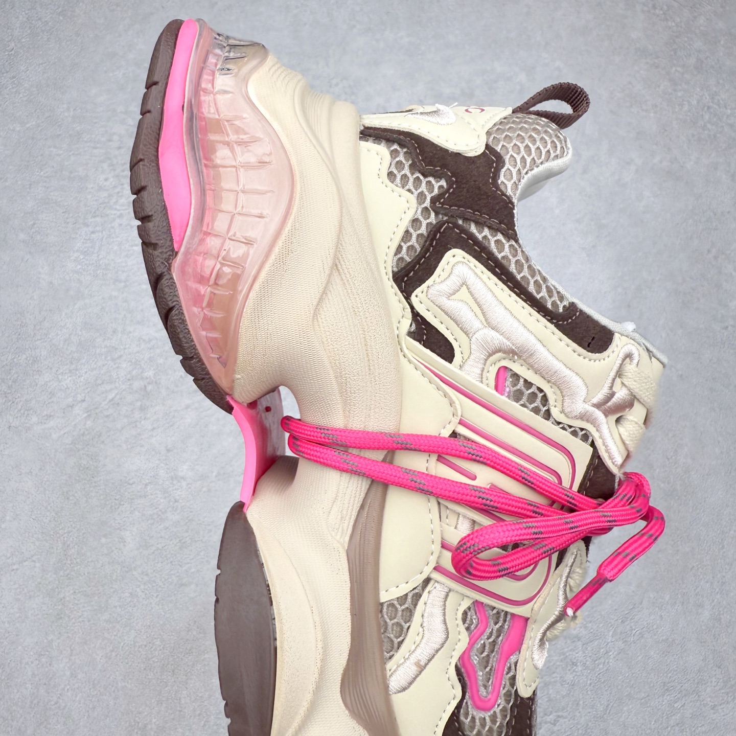 图片[6]-GG-CC赵露思2025新款厚底增高休闲运动老爹鞋系列 广东大厂出品 7CM厚底增高 星河粒子 银白粉色 银角大王 完美细节 25ss春季新款厚底增高 大长腿 时髦look轻松定格 不费力展现率性氛围 高档银盒 酷帅机能风不规则设计大底 拼色造型设计 轻便舒适百搭 GGCC银白配色好温柔 三层组合月牙底 柔软有弹性的月牙底和增加舒适度显腿长的7cm增高 长时间走路和站立都不累脚舒适度和少女感 厚底增高 不管怎么搭都好看~尺码：35 36 37 38 39 40-选品中心