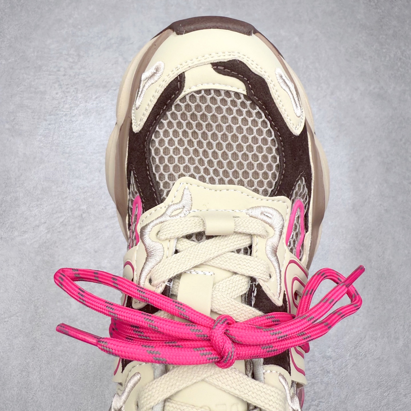 图片[4]-GG-CC赵露思2025新款厚底增高休闲运动老爹鞋系列 广东大厂出品 7CM厚底增高 星河粒子 银白粉色 银角大王 完美细节 25ss春季新款厚底增高 大长腿 时髦look轻松定格 不费力展现率性氛围 高档银盒 酷帅机能风不规则设计大底 拼色造型设计 轻便舒适百搭 GGCC银白配色好温柔 三层组合月牙底 柔软有弹性的月牙底和增加舒适度显腿长的7cm增高 长时间走路和站立都不累脚舒适度和少女感 厚底增高 不管怎么搭都好看~尺码：35 36 37 38 39 40-选品中心