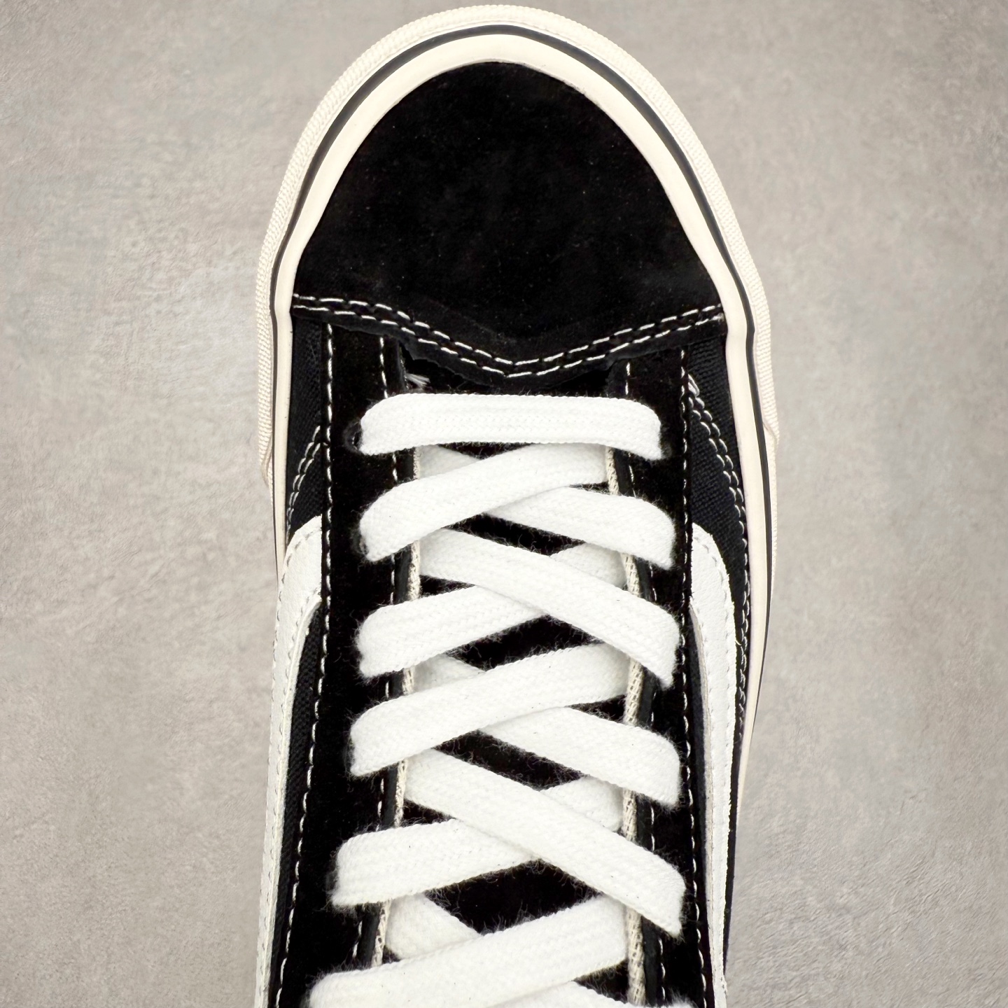 图片[4]-VANS高阶小头黑 OG玩家必备‼️ Vans Premium Old Skool 36 范斯高阶 小头黑白休闲硫化板鞋 OG元祖鞋型复刻 经典黑白条纹永不过时 加宽鞋楦设计 适合脚不挤脚 升级加厚记忆棉鞋垫 踩屎感直接拉满 缓震硫化底 滑板暴走都不累 货号：VN000E8VBPT 尺码：35 36 36.5 37 38 38.5 39 40 40.5 41 42 42.5 43 44-选品中心