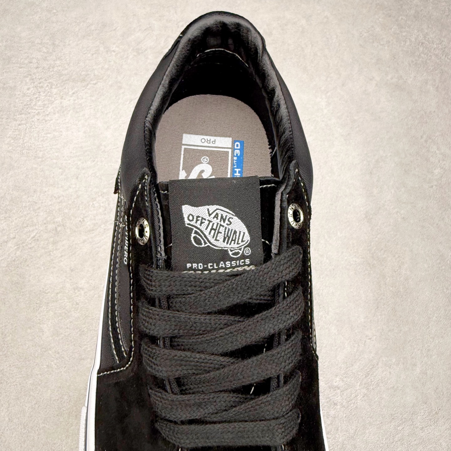 图片[5]-Vans Sk8-Low 和平鸽联名 范斯复古休闲硫化帆布板鞋 鞋款以SK8-Low鞋身为蓝本 鞋面以黑色麂皮搭配防水帆布材质打造整体鞋身 减震EVA鞋垫装置增强脚感体验 货号：VN0A347UVGD1 尺码：35 36 36.5 37 38 38.5 39 40 40.5 41 42 42.5 43 44-选品中心