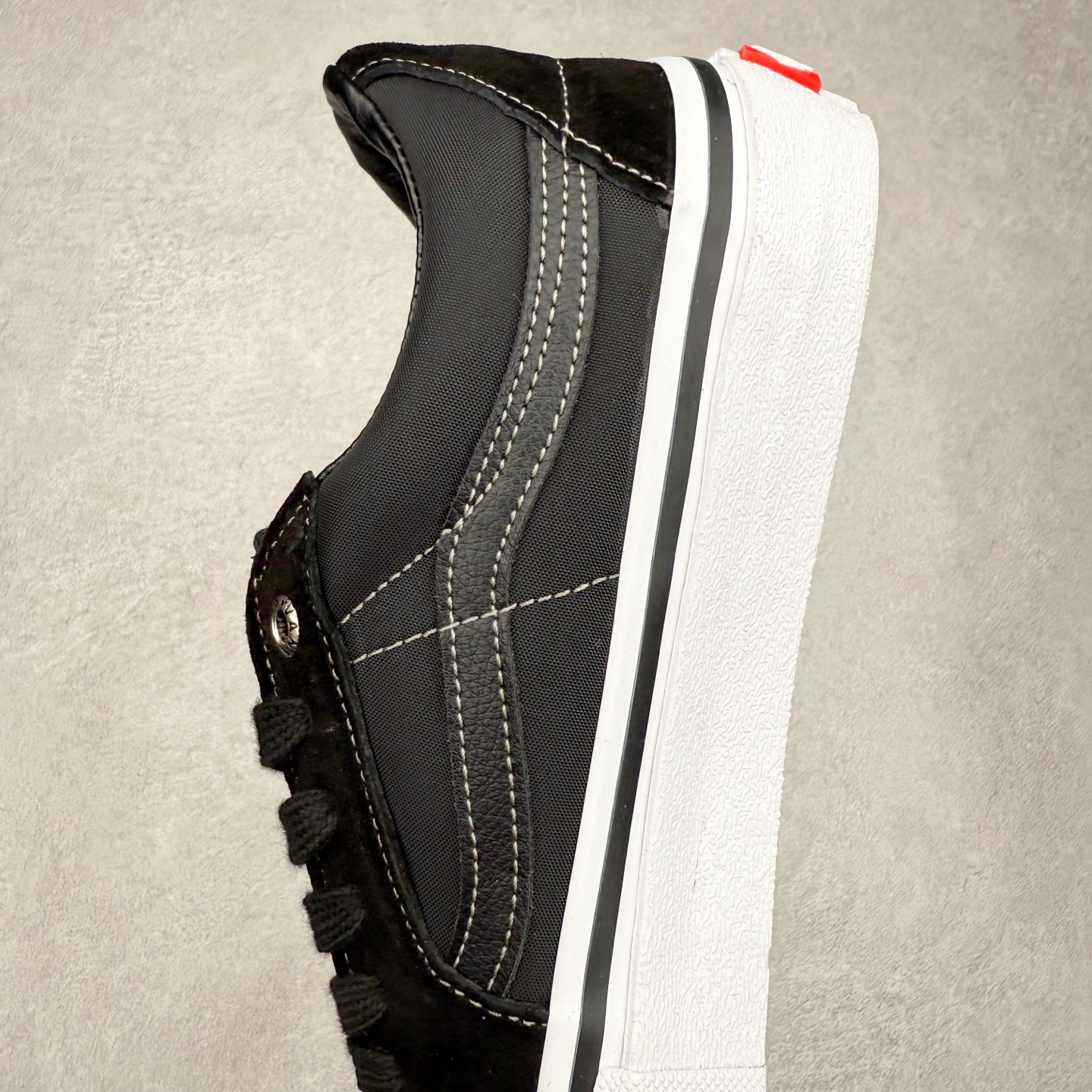 图片[7]-Vans Sk8-Low 和平鸽联名 范斯复古休闲硫化帆布板鞋 鞋款以SK8-Low鞋身为蓝本 鞋面以黑色麂皮搭配防水帆布材质打造整体鞋身 减震EVA鞋垫装置增强脚感体验 货号：VN0A347UVGD1 尺码：35 36 36.5 37 38 38.5 39 40 40.5 41 42 42.5 43 44-选品中心