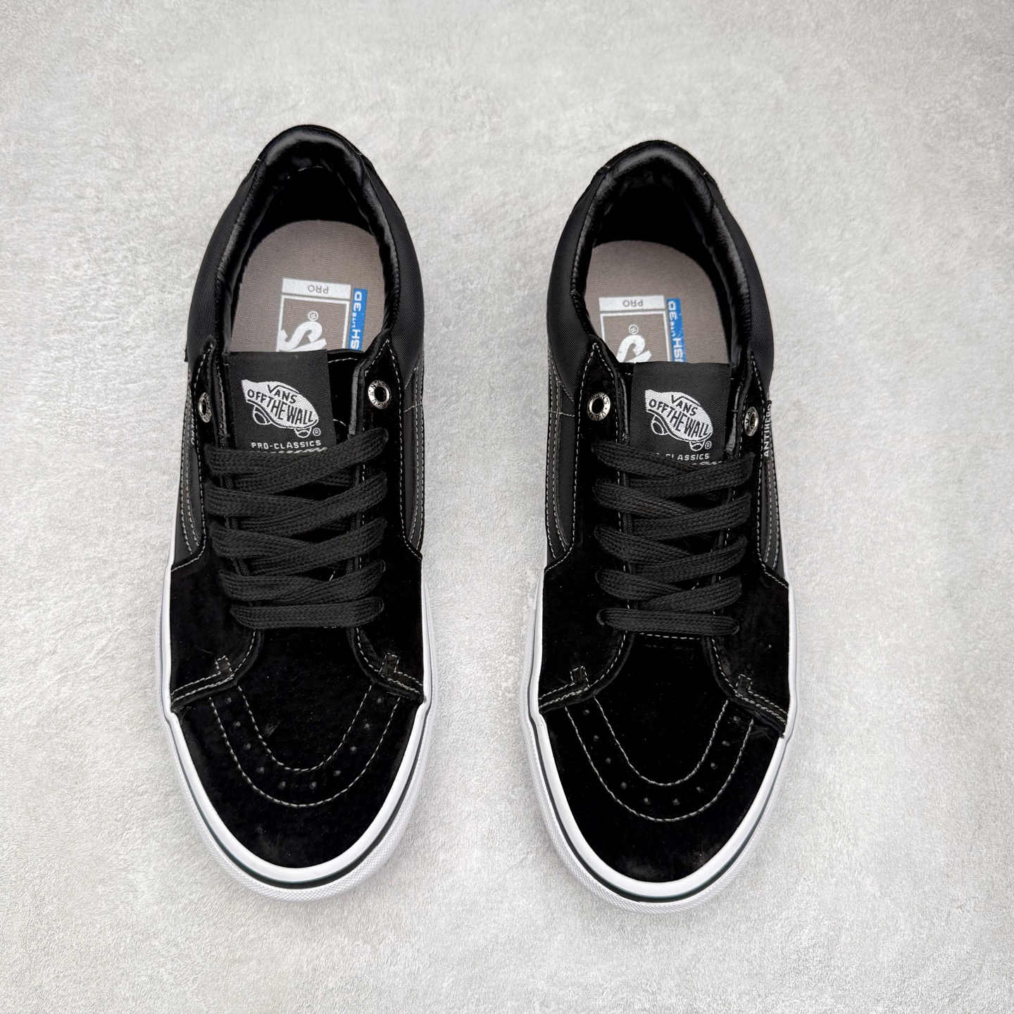 图片[2]-Vans Sk8-Low 和平鸽联名 范斯复古休闲硫化帆布板鞋 鞋款以SK8-Low鞋身为蓝本 鞋面以黑色麂皮搭配防水帆布材质打造整体鞋身 减震EVA鞋垫装置增强脚感体验 货号：VN0A347UVGD1 尺码：35 36 36.5 37 38 38.5 39 40 40.5 41 42 42.5 43 44-选品中心