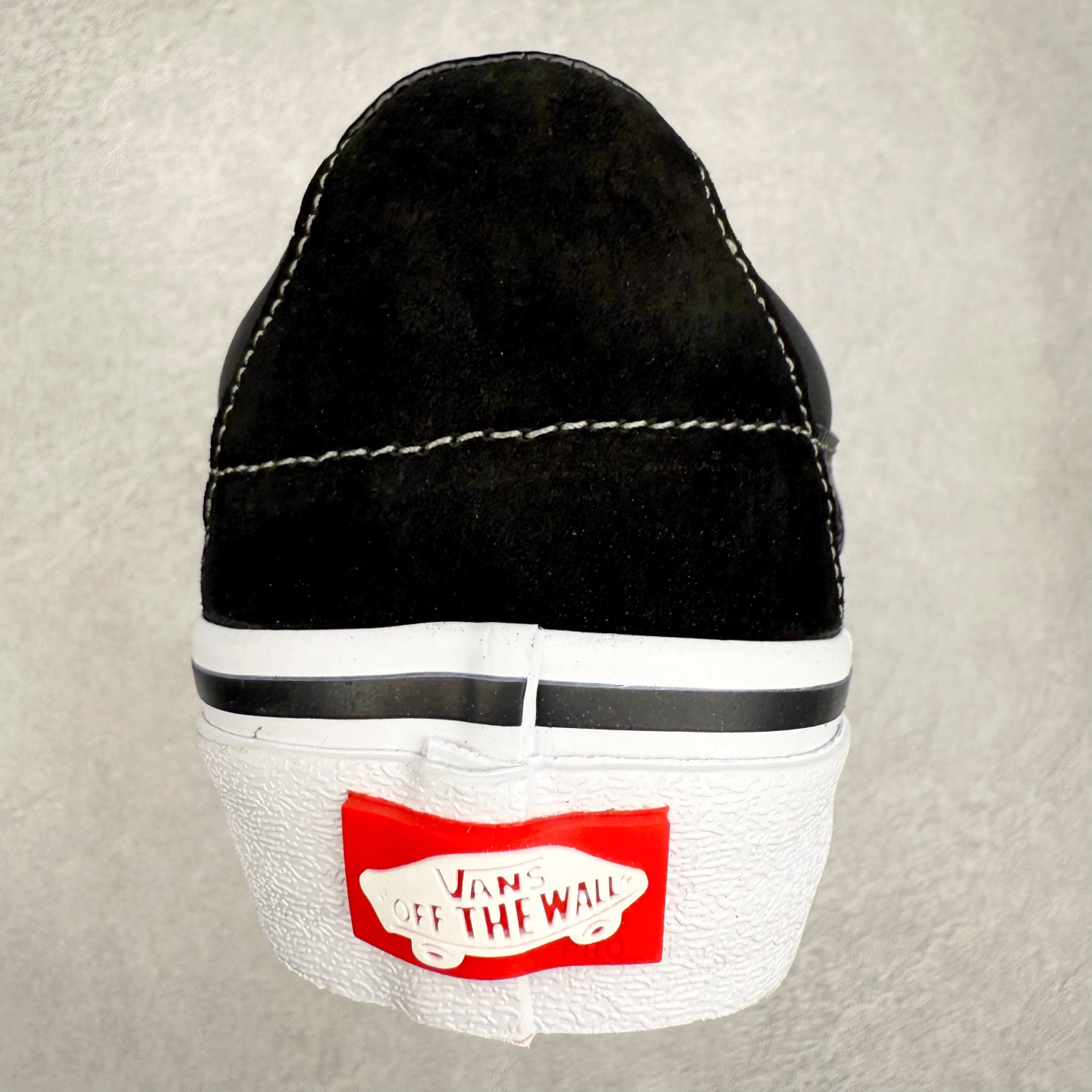 图片[8]-Vans Sk8-Low 和平鸽联名 范斯复古休闲硫化帆布板鞋 鞋款以SK8-Low鞋身为蓝本 鞋面以黑色麂皮搭配防水帆布材质打造整体鞋身 减震EVA鞋垫装置增强脚感体验 货号：VN0A347UVGD1 尺码：35 36 36.5 37 38 38.5 39 40 40.5 41 42 42.5 43 44-选品中心