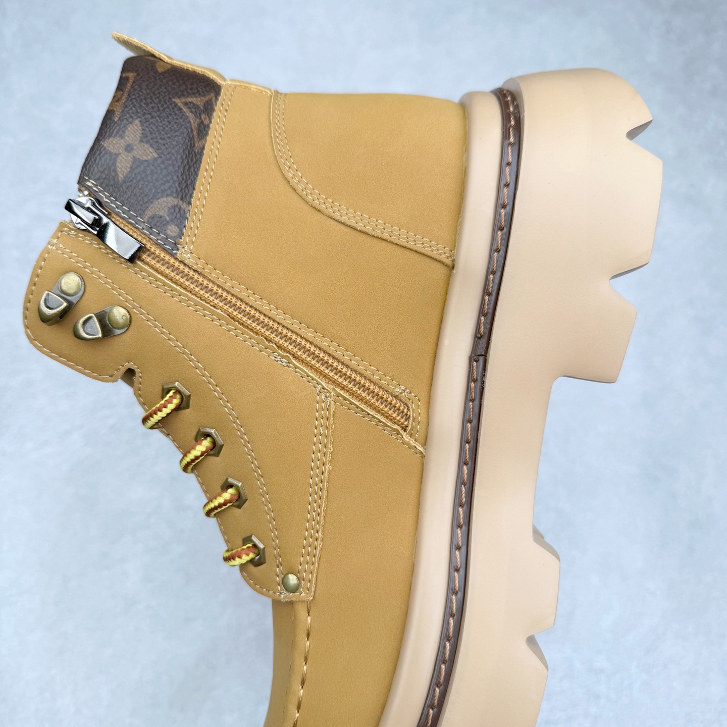 图片[7]-Timberland添柏岚/天伯伦户外中帮休闲大黄靴系列 广东大厂品质 原盒原包装 面料采用意大利🇮🇹顶级磨砂细纹牛皮 搭配防臭防腐真皮乳胶鞋垫 给您完美的穿着体验 质量考究耐穿 型男必备 专治不帅 高品质脚感一流 尺码：38 39 40 41 42 43 44（皮鞋码）-选品中心