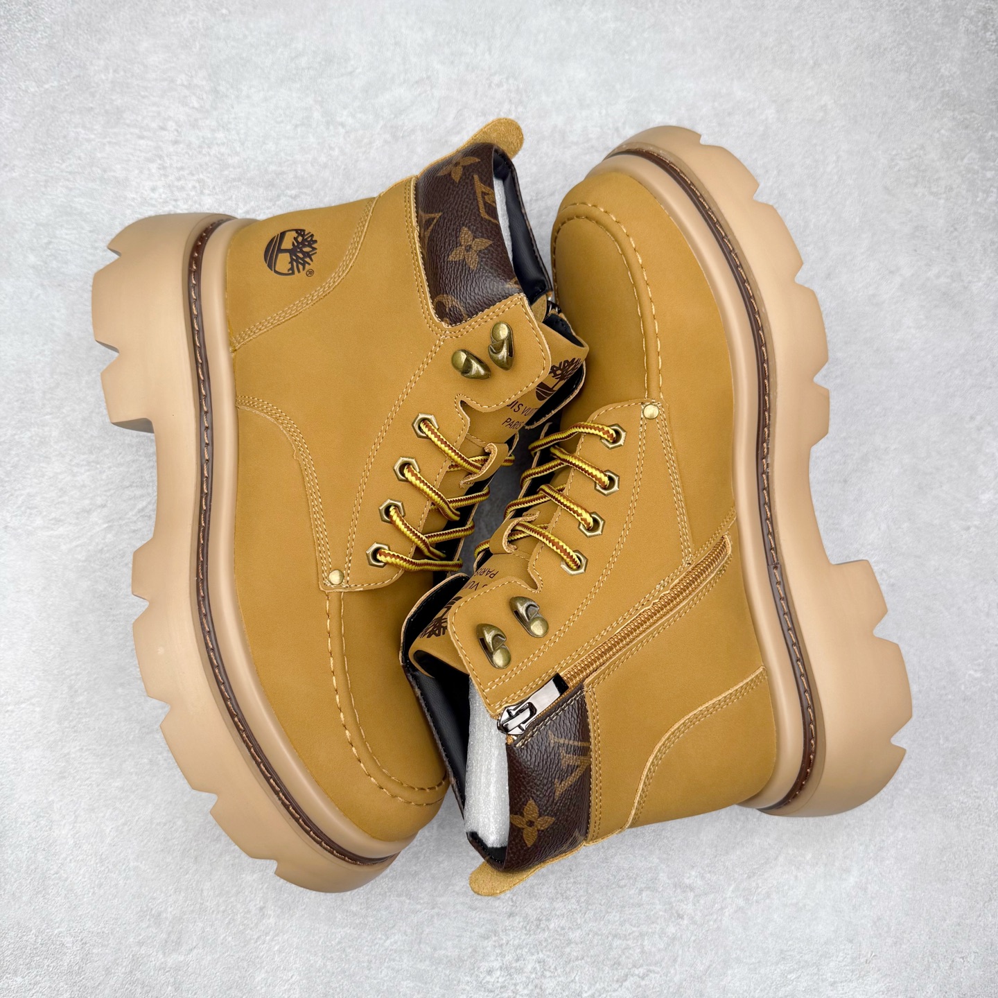 图片[3]-Timberland添柏岚/天伯伦户外中帮休闲大黄靴系列 广东大厂品质 原盒原包装 面料采用意大利🇮🇹顶级磨砂细纹牛皮 搭配防臭防腐真皮乳胶鞋垫 给您完美的穿着体验 质量考究耐穿 型男必备 专治不帅 高品质脚感一流 尺码：38 39 40 41 42 43 44（皮鞋码）-选品中心