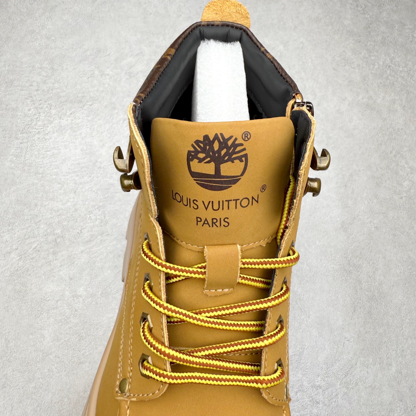 图片[5]-Timberland添柏岚/天伯伦户外中帮休闲大黄靴系列 广东大厂品质 原盒原包装 面料采用意大利🇮🇹顶级磨砂细纹牛皮 搭配防臭防腐真皮乳胶鞋垫 给您完美的穿着体验 质量考究耐穿 型男必备 专治不帅 高品质脚感一流 尺码：38 39 40 41 42 43 44（皮鞋码）-选品中心