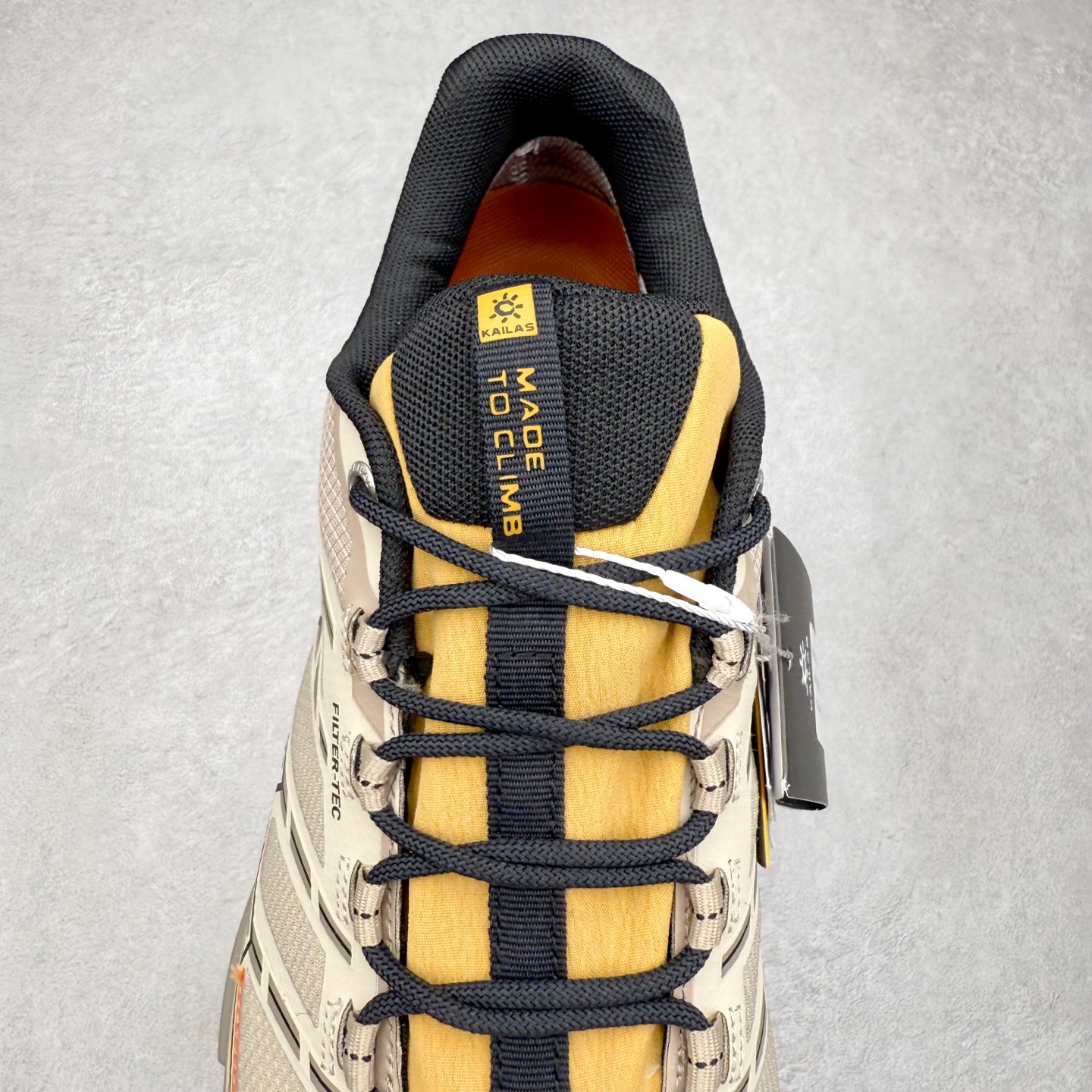 图片[5]-KAILAS 凯乐石远征5代 FLT 舒适简约经典登山 防滑耐磨防水低帮徒步鞋 KAILAS凯乐石品牌是全球三大全系攀登品牌之一，于2003年创立于中国广州，致力于为有攀登梦想的户外运动员及爱好者，研发制造功能性专业装备，满足他们在极限环境下安全舒适的需求，凯乐石专注于科技面料的开发及专业功能设计，产品线覆盖登山、攀岩、徒步、越野跑山、露营、旅行等多项户外运动，通过运动员的测试反馈，不断进化迭代，产品荣获国内外大奖71座，发明专利21个，更突破性的自主研发攀登器械，打造出中国的攀登硬实力。实拍调校N版已经零色差零失真 百分百还原实物色彩所见即所得 不存在货不对板色差等低级问题 选购参考实物拍摄 不混卖不参货 只用心做好货严格选品 承诺混一赔十 尺码：36 36.5 37.5 38 38.5 39 40 40.5 41 42 42.5 43 44 44.5 45-选品中心