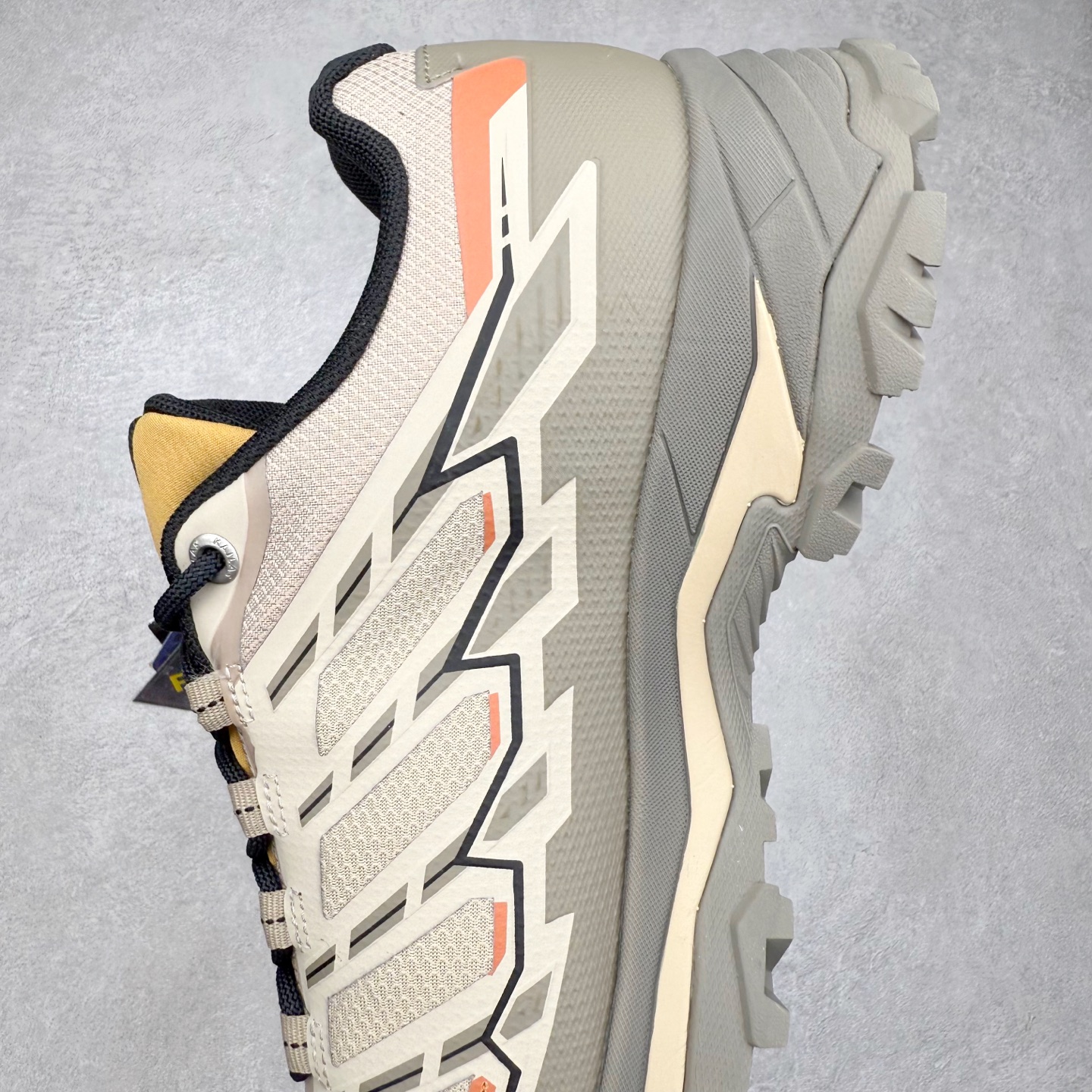 图片[7]-KAILAS 凯乐石远征5代 FLT 舒适简约经典登山 防滑耐磨防水低帮徒步鞋 KAILAS凯乐石品牌是全球三大全系攀登品牌之一，于2003年创立于中国广州，致力于为有攀登梦想的户外运动员及爱好者，研发制造功能性专业装备，满足他们在极限环境下安全舒适的需求，凯乐石专注于科技面料的开发及专业功能设计，产品线覆盖登山、攀岩、徒步、越野跑山、露营、旅行等多项户外运动，通过运动员的测试反馈，不断进化迭代，产品荣获国内外大奖71座，发明专利21个，更突破性的自主研发攀登器械，打造出中国的攀登硬实力。实拍调校N版已经零色差零失真 百分百还原实物色彩所见即所得 不存在货不对板色差等低级问题 选购参考实物拍摄 不混卖不参货 只用心做好货严格选品 承诺混一赔十 尺码：36 36.5 37.5 38 38.5 39 40 40.5 41 42 42.5 43 44 44.5 45-选品中心