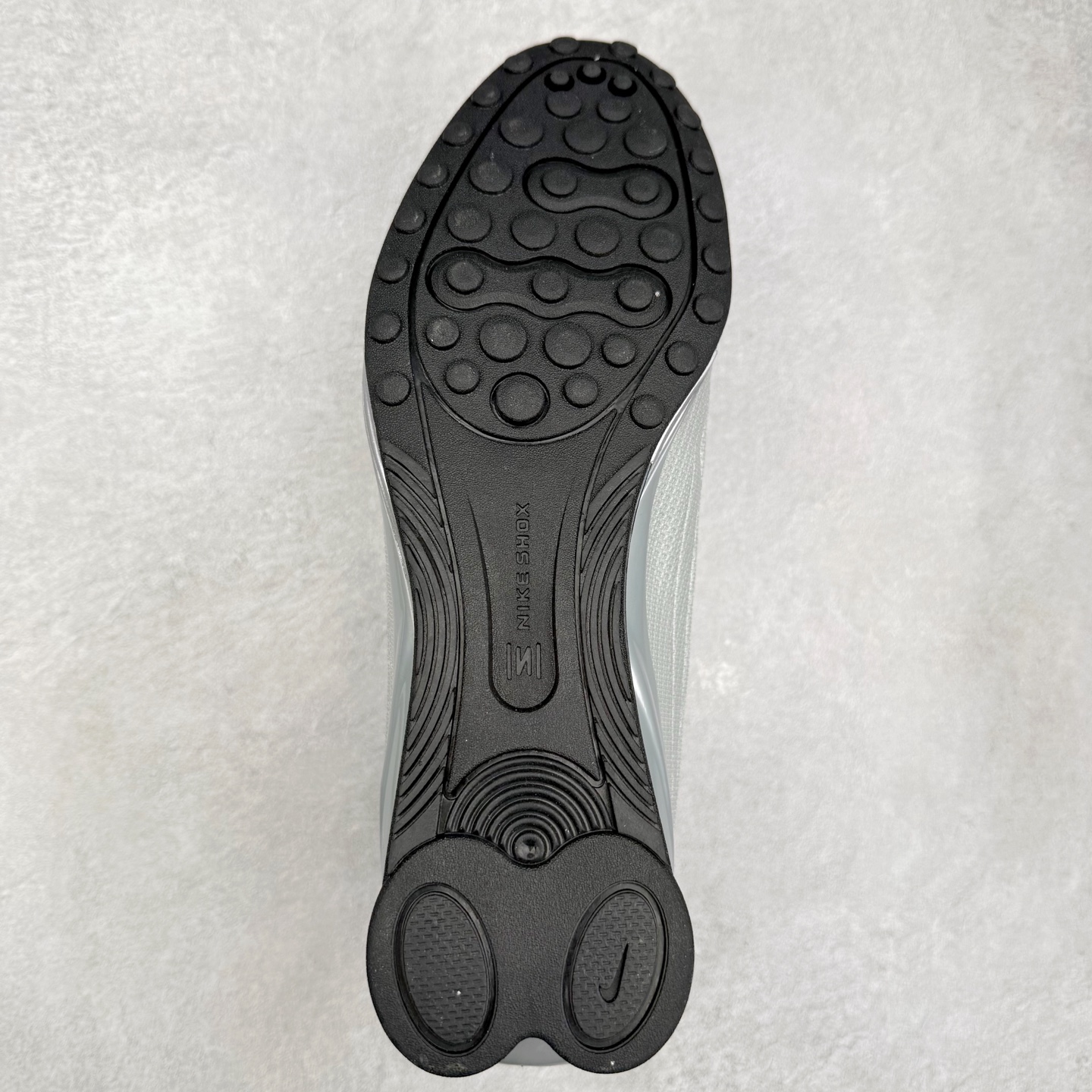 图片[9]-NK SHOX Z 舒适柔软减震回弹生活休闲鞋 男女同款 实拍调校N版已经零色差零失真 百分百还原实物色彩所见即所得 不存在货不对板色差等低级问题 选购参考实物拍摄 不混卖不参货 只用心做好货严格选品 承诺混一赔十 尺码：36 36.5 37.5 38 38.5 39 40 40.5 41 42 42.5 43 44 44.5 45-选品中心