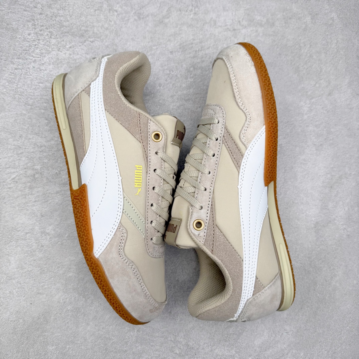 图片[3]-PUMA Bella Donna SD WMNS 彪马舒适百搭 低帮生活休闲鞋 彪马（Puma）是全球著名的运动品牌，中文作彪马，意为美洲狮，由创始人鲁道夫•达斯勒（Rudolf Dassler）于1948年在德国建立了这个品牌，数十年来PUMA一直在运动界位居要角，近几年来更成功的结合运动、休闲，时尚为一体，跃升为年轻人最爱品牌之一。实拍调校N版已经零色差零失真 百分百还原实物色彩所见即所得 不存在货不对板色差等低级问题 选购参考实物拍摄 不混卖不参货 只用心做好货严格选品 承诺混一赔十 尺码：36 36.5 37.5 38 38.5 39 40 40.5 41 42 42.5 43 44 44.5 45-选品中心