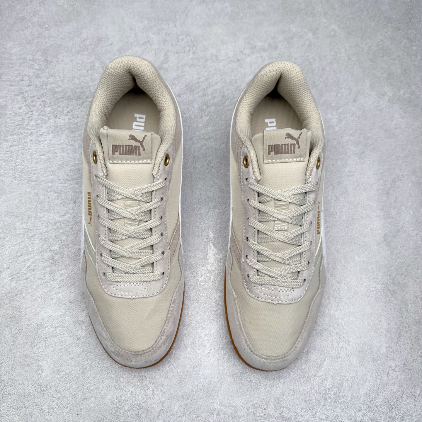 图片[2]-PUMA Bella Donna SD WMNS 彪马舒适百搭 低帮生活休闲鞋 彪马（Puma）是全球著名的运动品牌，中文作彪马，意为美洲狮，由创始人鲁道夫•达斯勒（Rudolf Dassler）于1948年在德国建立了这个品牌，数十年来PUMA一直在运动界位居要角，近几年来更成功的结合运动、休闲，时尚为一体，跃升为年轻人最爱品牌之一。实拍调校N版已经零色差零失真 百分百还原实物色彩所见即所得 不存在货不对板色差等低级问题 选购参考实物拍摄 不混卖不参货 只用心做好货严格选品 承诺混一赔十 尺码：36 36.5 37.5 38 38.5 39 40 40.5 41 42 42.5 43 44 44.5 45-选品中心