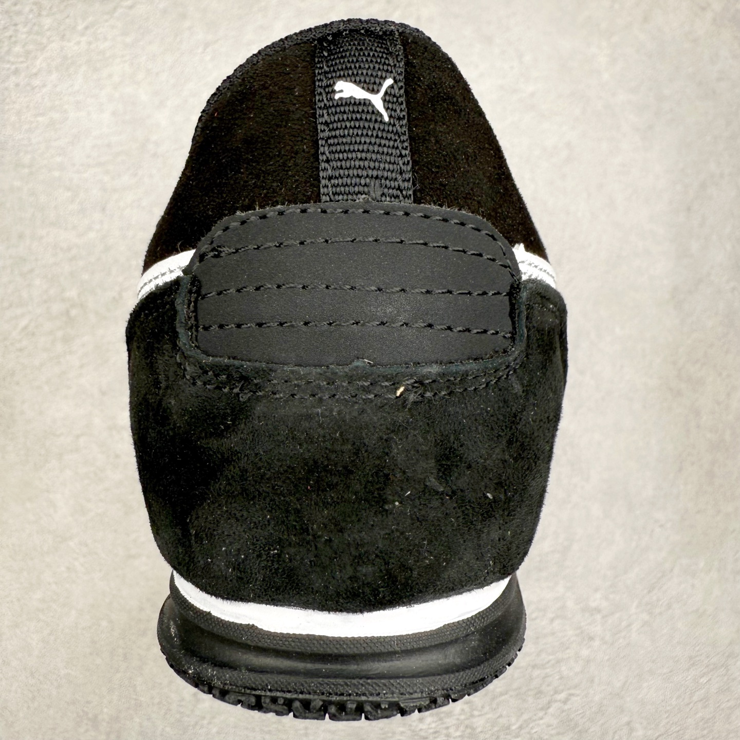 图片[8]-PUMA Bella Donna SD WMNS 彪马舒适百搭 低帮生活休闲鞋 彪马（Puma）是全球著名的运动品牌，中文作彪马，意为美洲狮，由创始人鲁道夫•达斯勒（Rudolf Dassler）于1948年在德国建立了这个品牌，数十年来PUMA一直在运动界位居要角，近几年来更成功的结合运动、休闲，时尚为一体，跃升为年轻人最爱品牌之一。实拍调校N版已经零色差零失真 百分百还原实物色彩所见即所得 不存在货不对板色差等低级问题 选购参考实物拍摄 不混卖不参货 只用心做好货严格选品 承诺混一赔十 尺码：36 36.5 37.5 38 38.5 39 40 40.5 41 42 42.5 43 44 44.5 45-选品中心