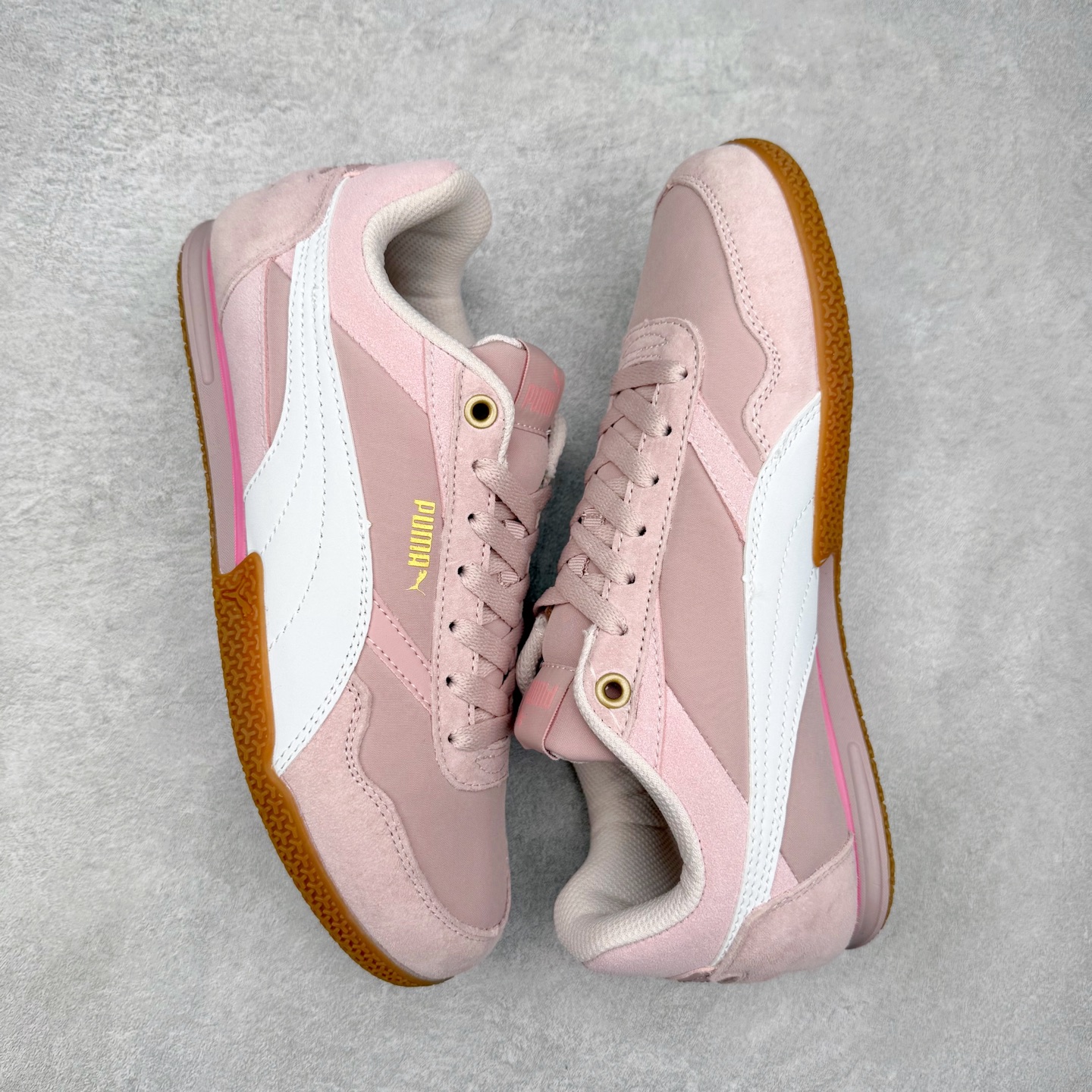 图片[3]-PUMA Bella Donna SD WMNS 彪马舒适百搭 低帮生活休闲鞋 彪马（Puma）是全球著名的运动品牌，中文作彪马，意为美洲狮，由创始人鲁道夫•达斯勒（Rudolf Dassler）于1948年在德国建立了这个品牌，数十年来PUMA一直在运动界位居要角，近几年来更成功的结合运动、休闲，时尚为一体，跃升为年轻人最爱品牌之一。实拍调校N版已经零色差零失真 百分百还原实物色彩所见即所得 不存在货不对板色差等低级问题 选购参考实物拍摄 不混卖不参货 只用心做好货严格选品 承诺混一赔十 尺码：36 36.5 37.5 38 38.5 39 40 40.5 41 42 42.5 43 44 44.5 45-选品中心