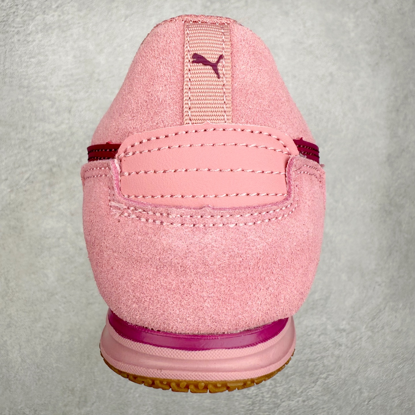 图片[8]-PUMA Bella Donna SD WMNS 彪马舒适百搭 低帮生活休闲鞋 彪马（Puma）是全球著名的运动品牌，中文作彪马，意为美洲狮，由创始人鲁道夫•达斯勒（Rudolf Dassler）于1948年在德国建立了这个品牌，数十年来PUMA一直在运动界位居要角，近几年来更成功的结合运动、休闲，时尚为一体，跃升为年轻人最爱品牌之一。实拍调校N版已经零色差零失真 百分百还原实物色彩所见即所得 不存在货不对板色差等低级问题 选购参考实物拍摄 不混卖不参货 只用心做好货严格选品 承诺混一赔十 尺码：36 36.5 37.5 38 38.5 39 40 40.5 41 42 42.5 43 44 44.5 45-选品中心