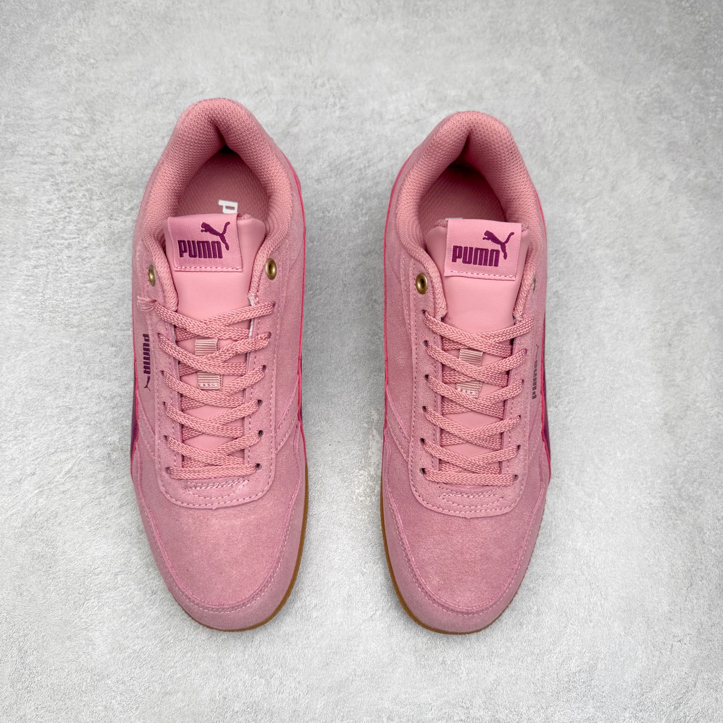 图片[2]-PUMA Bella Donna SD WMNS 彪马舒适百搭 低帮生活休闲鞋 彪马（Puma）是全球著名的运动品牌，中文作彪马，意为美洲狮，由创始人鲁道夫•达斯勒（Rudolf Dassler）于1948年在德国建立了这个品牌，数十年来PUMA一直在运动界位居要角，近几年来更成功的结合运动、休闲，时尚为一体，跃升为年轻人最爱品牌之一。实拍调校N版已经零色差零失真 百分百还原实物色彩所见即所得 不存在货不对板色差等低级问题 选购参考实物拍摄 不混卖不参货 只用心做好货严格选品 承诺混一赔十 尺码：36 36.5 37.5 38 38.5 39 40 40.5 41 42 42.5 43 44 44.5 45-选品中心