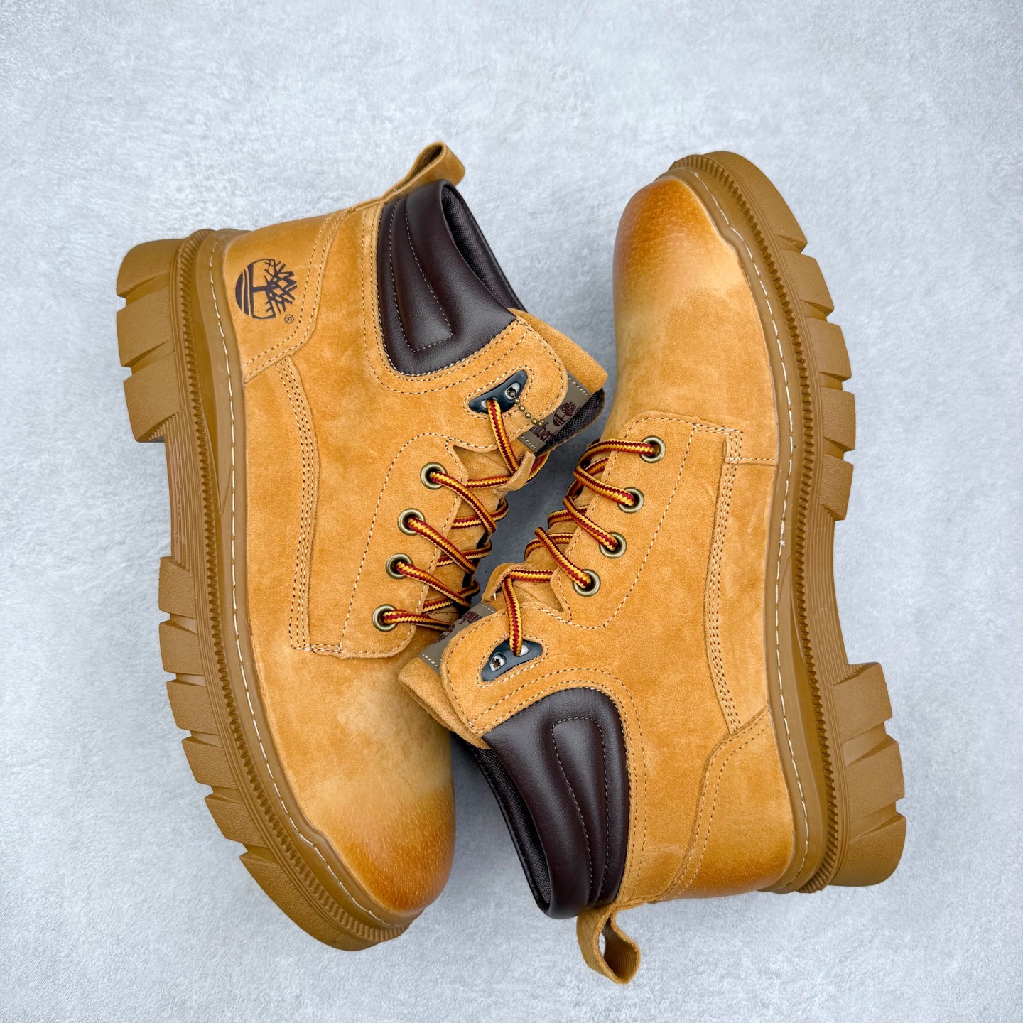 图片[3]-Timberland添柏岚/天伯伦户外中帮休闲大黄靴系列 广东大厂品质 原盒原包装 面料采用意大利🇮🇹顶级磨砂细纹牛皮 搭配防臭防腐真皮乳胶鞋垫 给您完美的穿着体验 质量考究耐穿 型男必备 专治不帅 高品质脚感一流 尺码：38 39 40 41 42 43 44（皮鞋码）-选品中心