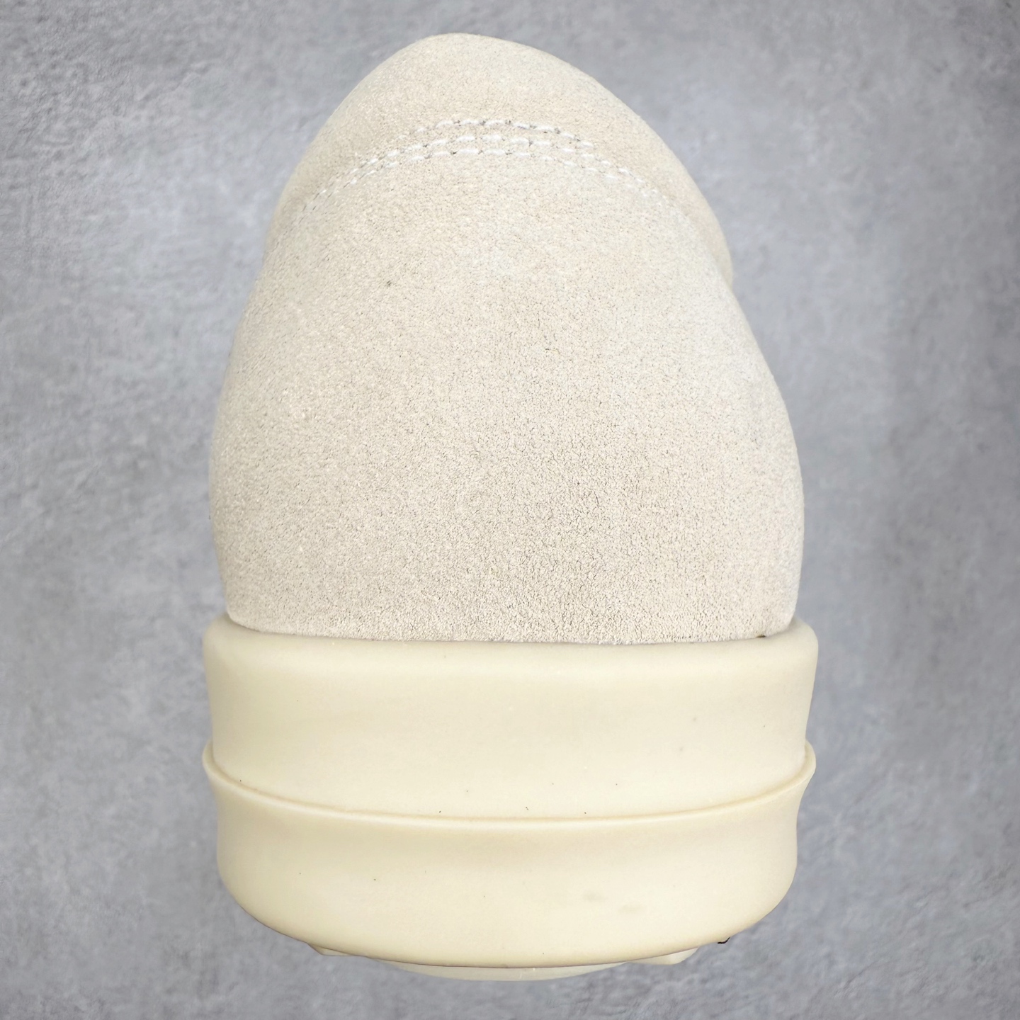 图片[8]-＃纯原 Rick Owens Edfu 瑞克·欧文斯低帮皮面时尚运动板鞋 最新版底模 drkshdw字体凸出来的 无半点色差 斜纹布的材质和间距都是极致还原 【鞋头采用原版一致工艺 又翘又歪的效果目前这个技术市面上的任何版本都达不到这个效果】【经历了3个半月时间洪师傅带领8人团队终于研究出1-1复刻还原版本 东莞厚街洪师傅是一位有着17年的开板师经验丰富的一位老师傅 一针一孔的研究 私模开发205个走针69个细节一步到位不敢说百分百💯保证有百分之98还原 慢工出细活 好的产品不怕晚 这次的开发针对艺术家 收藏家 高品质的人群 定制品牌logo的拉链 超大一比一规格礼盒装 重达3斤以上 外加定制欧文斯保护盒 配有日文、英文 双语种配件卡片 细节诠释 一件不落 鞋盒翻盖 三标 正面+底部都一一做到 虽然增加不了实质的成本 但是打磨产品的细节 再微小也会还原 尺码：38 39 40 41 42 43 44 45 46-选品中心