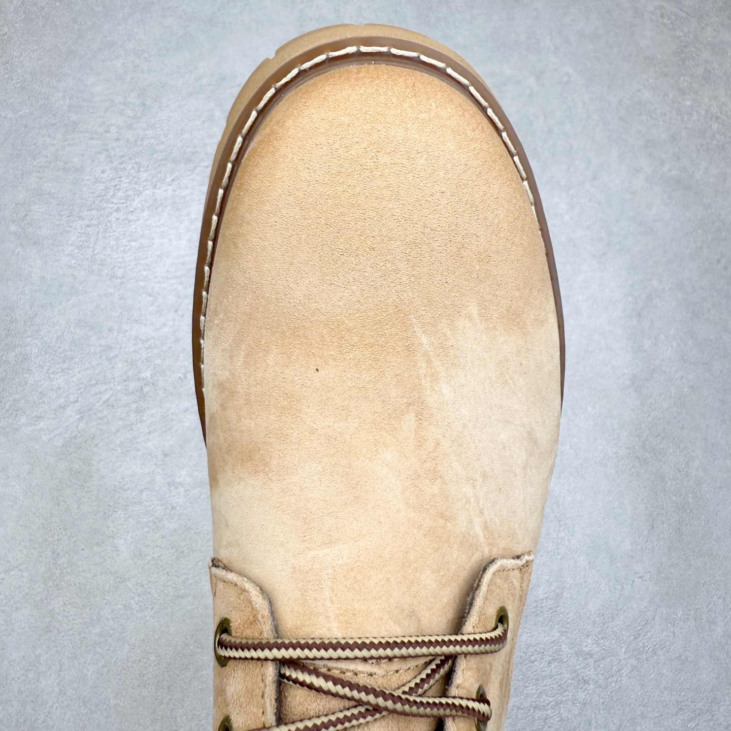 图片[4]-CAT卡特 户外工装轻底休闲马丁靴大黄靴系列 广东大厂品质 全新工艺升级 全鞋真牛皮材料 大底到五金都是代工厂原材料制作 同原版固特异永不开胶工艺 好货不杀猪 首单质量严格把控 全网独家首发 品质毋庸置疑 全套官网统一包装 今年冬季防寒户外专用 日常随意搭配 尺码：39 40 41 42 43 44（皮鞋码）-选品中心