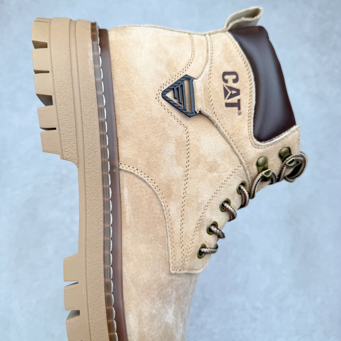 图片[6]-CAT卡特 户外工装轻底休闲马丁靴大黄靴系列 广东大厂品质 全新工艺升级 全鞋真牛皮材料 大底到五金都是代工厂原材料制作 同原版固特异永不开胶工艺 好货不杀猪 首单质量严格把控 全网独家首发 品质毋庸置疑 全套官网统一包装 今年冬季防寒户外专用 日常随意搭配 尺码：39 40 41 42 43 44（皮鞋码）-选品中心