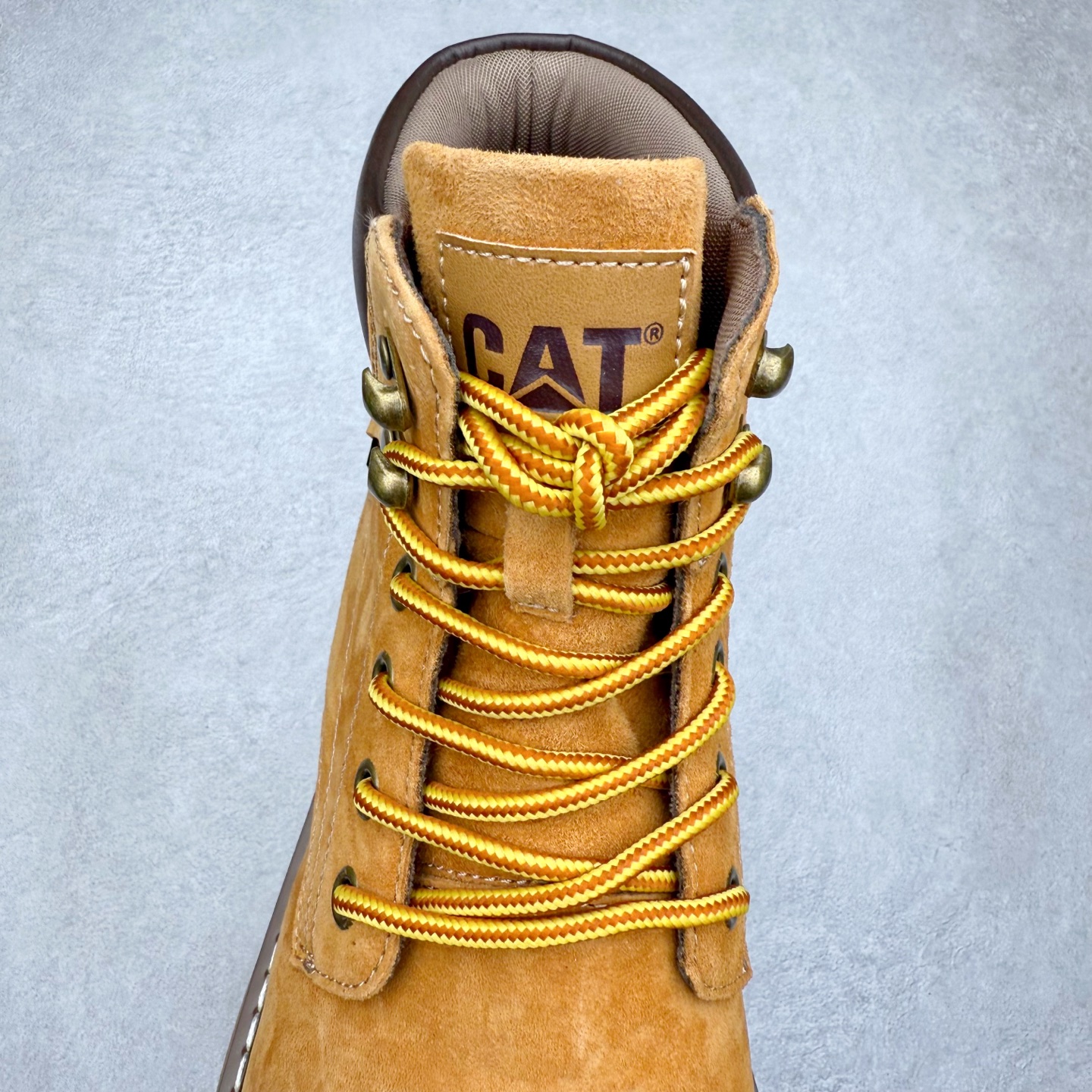 图片[5]-CAT卡特 户外工装轻底休闲马丁靴大黄靴系列 广东大厂品质 全新工艺升级 全鞋真牛皮材料 大底到五金都是代工厂原材料制作 同原版固特异永不开胶工艺 好货不杀猪 首单质量严格把控 全网独家首发 品质毋庸置疑 全套官网统一包装 今年冬季防寒户外专用 日常随意搭配 尺码：39 40 41 42 43 44（皮鞋码）-选品中心