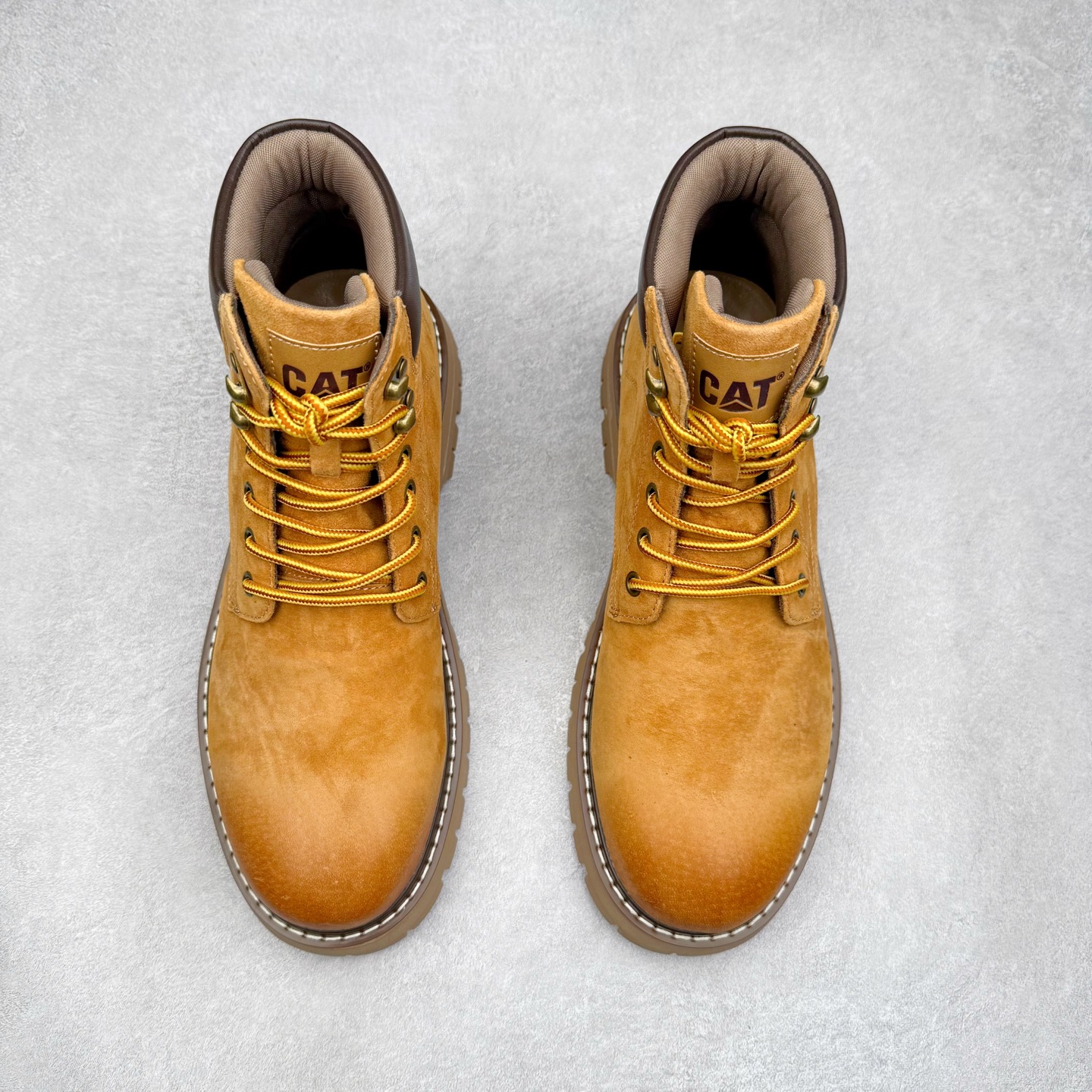 图片[2]-CAT卡特 户外工装轻底休闲马丁靴大黄靴系列 广东大厂品质 全新工艺升级 全鞋真牛皮材料 大底到五金都是代工厂原材料制作 同原版固特异永不开胶工艺 好货不杀猪 首单质量严格把控 全网独家首发 品质毋庸置疑 全套官网统一包装 今年冬季防寒户外专用 日常随意搭配 尺码：39 40 41 42 43 44（皮鞋码）-选品中心