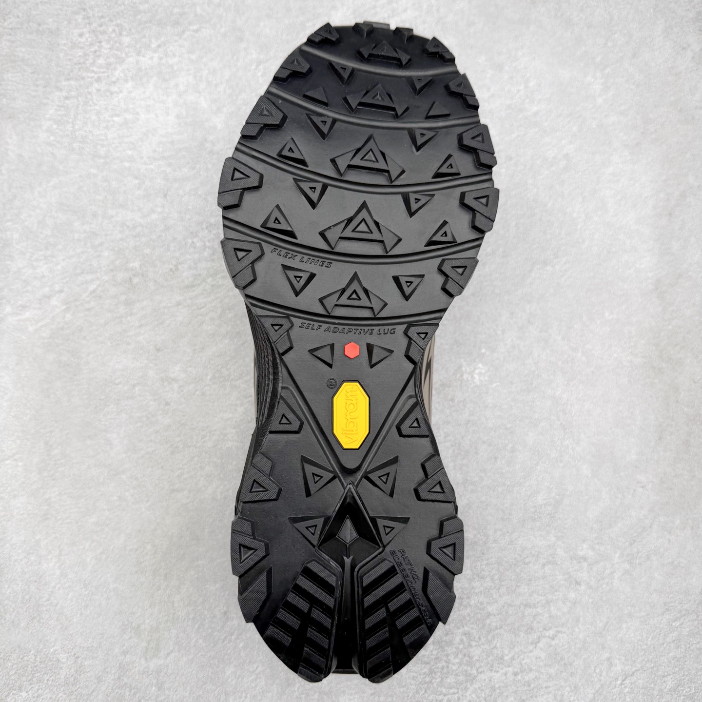 图片[9]-凯乐石 KAILAS FUGA EX3 BOA 25款舒适缓冲徒步 织物TPU减震防滑透气包裹性轻便低帮 超强抓地力越野跑步鞋 KAILAS凯乐石品牌是全球三大全系攀登品牌之一，于2003年创立于中国广州，致力于为有攀登梦想的户外运动员及爱好者，研发制造功能性专业装备，满足他们在极限环境下安全舒适的需求，凯乐石专注于科技面料的开发及专业功能设计，产品线覆盖登山、攀岩、徒步、越野跑山、露营、旅行等多项户外运动，通过运动员的测试反馈，不断进化迭代，产品荣获国内外大奖71座，发明专利21个，更突破性的自主研发攀登器械，打造出中国的攀登硬实力。实拍调校N版已经零色差零失真 百分百还原实物色彩所见即所得 不存在货不对板色差等低级问题 选购参考实物拍摄 不混卖不参货 只用心做好货严格选品 承诺混一赔十 尺码：36 36.5 37.5 38 38.5 39 40 40.5 41 42 42.5 43 44 44.5 45-选品中心