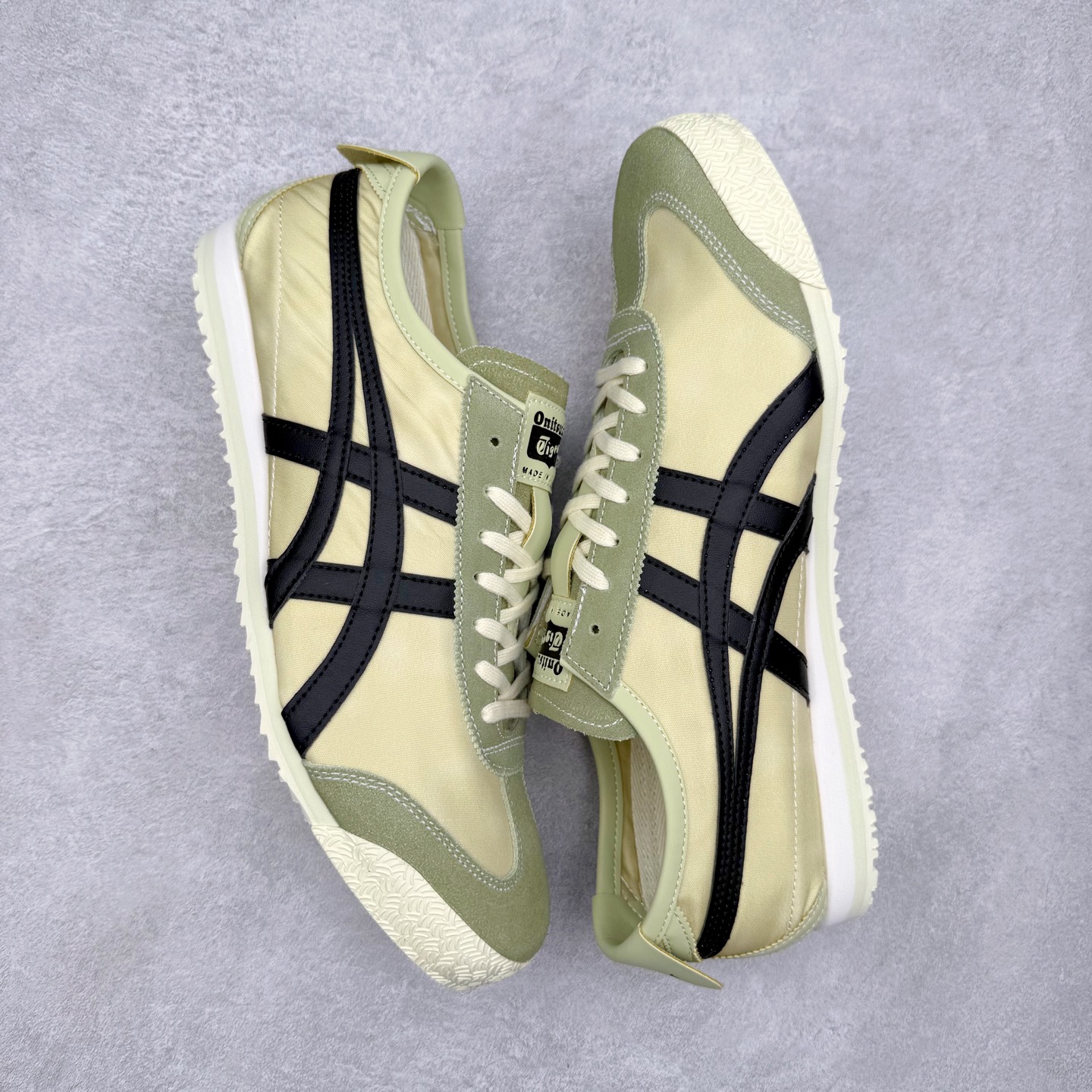 图片[3]-＃C版 Asics Onitsuka Tiger MEXICO 66 亚瑟士鬼冢虎复古经典板鞋 市场王者选手 海外订单工厂出品 长期生产补货永不断码 超成熟稳定的做工品控 原装全套纸板楦头开发 原汁原味 完美呈现版型 私模正确鞋底咬花纹路 一比一鞋头弧度高度鞋身弧度 绝不口嗨 细节品控鞋型随意秒杀市面 原档咬花纹路私模大底 一个单元有六个三角形 总体形拼接呈现花瓣状 官方四联吊牌 原装Ortholite轻量化鞋垫 原盒原配 质保卡 说明书 钢印防尘纸 纸板中底带钢印 乳胶组合鞋垫 支持全方位的对比专柜 产品从款式颜色造型上体现出追求舒适和细节的完美 鞋类更是推崇手工制作的严谨与完美 融舒适性与可穿性的设计风格 注重细节的完美和别致魅力 既保持稳重 又不失轻松的时尚感 尺码：36 37 37.5 38 39 39.5 40 40.5 41.5 42 42.5 43.5 44 45-选品中心