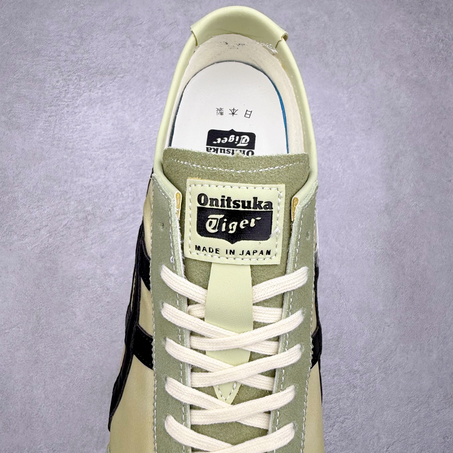 图片[5]-＃C版 Asics Onitsuka Tiger MEXICO 66 亚瑟士鬼冢虎复古经典板鞋 市场王者选手 海外订单工厂出品 长期生产补货永不断码 超成熟稳定的做工品控 原装全套纸板楦头开发 原汁原味 完美呈现版型 私模正确鞋底咬花纹路 一比一鞋头弧度高度鞋身弧度 绝不口嗨 细节品控鞋型随意秒杀市面 原档咬花纹路私模大底 一个单元有六个三角形 总体形拼接呈现花瓣状 官方四联吊牌 原装Ortholite轻量化鞋垫 原盒原配 质保卡 说明书 钢印防尘纸 纸板中底带钢印 乳胶组合鞋垫 支持全方位的对比专柜 产品从款式颜色造型上体现出追求舒适和细节的完美 鞋类更是推崇手工制作的严谨与完美 融舒适性与可穿性的设计风格 注重细节的完美和别致魅力 既保持稳重 又不失轻松的时尚感 尺码：36 37 37.5 38 39 39.5 40 40.5 41.5 42 42.5 43.5 44 45-选品中心