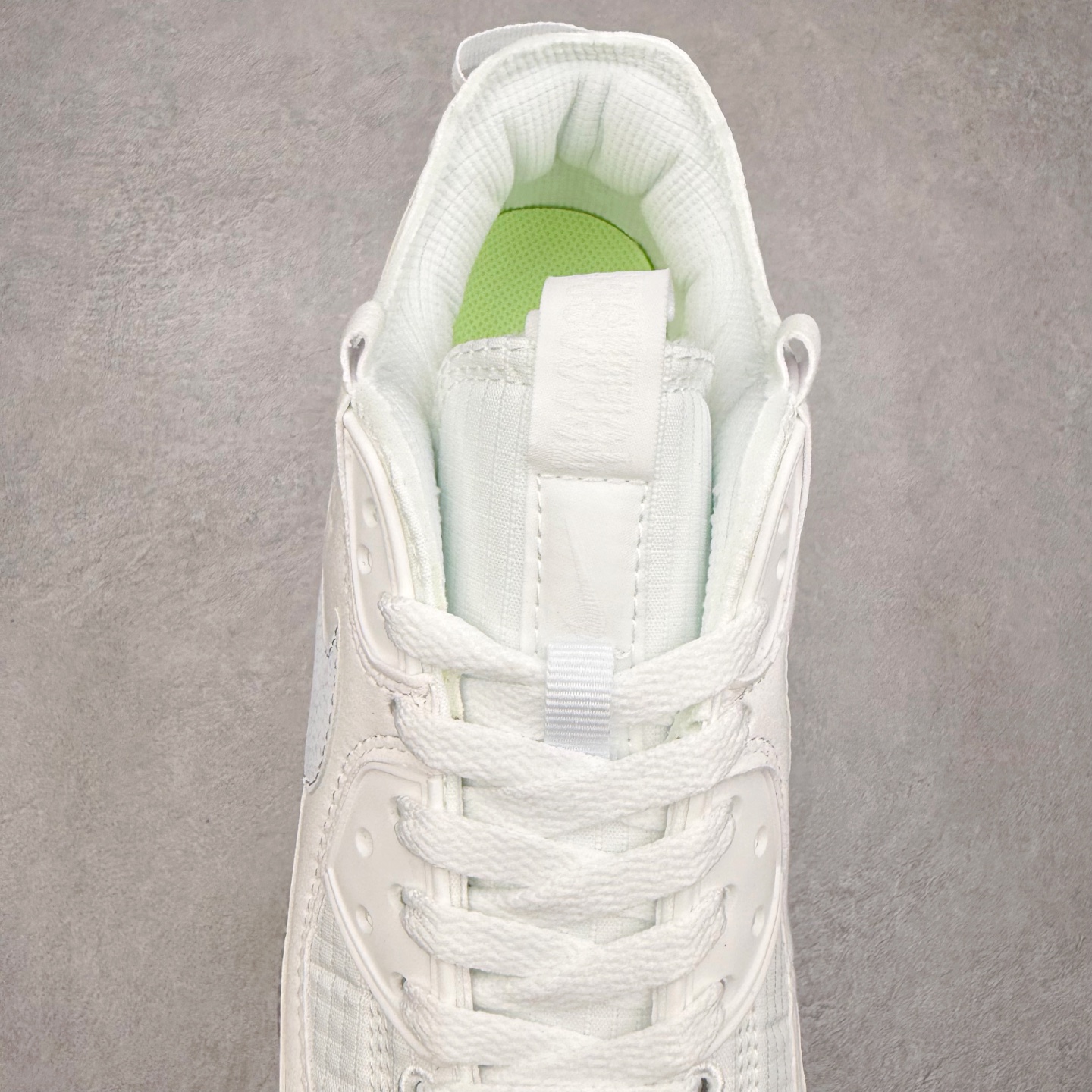 图片[5]-＃MX版 NK Air MAX 90 气垫复古减震跑步鞋 DR8394-515 经典重温 独家陆续补货 外单专供大厂出品 品质稳定 一百余色 终端操作 Air Max 90于1990年推出 来自Air Max系列 在Air Max 1的基础上改进而得 增加了气垫面积 外型上也更为流线 最特別的就是加入了菱纹塑胶嵌板 为Air Max 90增添了许多潮流气息 皮革鞋面 造就出色耐穿性和支撑力 Max Air缓震配置搭配泡棉中底 令Air Max 90轻盈而舒适 华夫格橡胶外底 铸就Air Max 90非凡的抓地力 而Air Max 90不仅是一双跑鞋 它成功跨越了时间的演进 成为了球鞋文化与潮流圈中最熟为人知的鞋款之一 尺码：36 36.5 37.5 38 38.5 39 40 40.5 41 42 42.5 43 44 44.5 45-选品中心