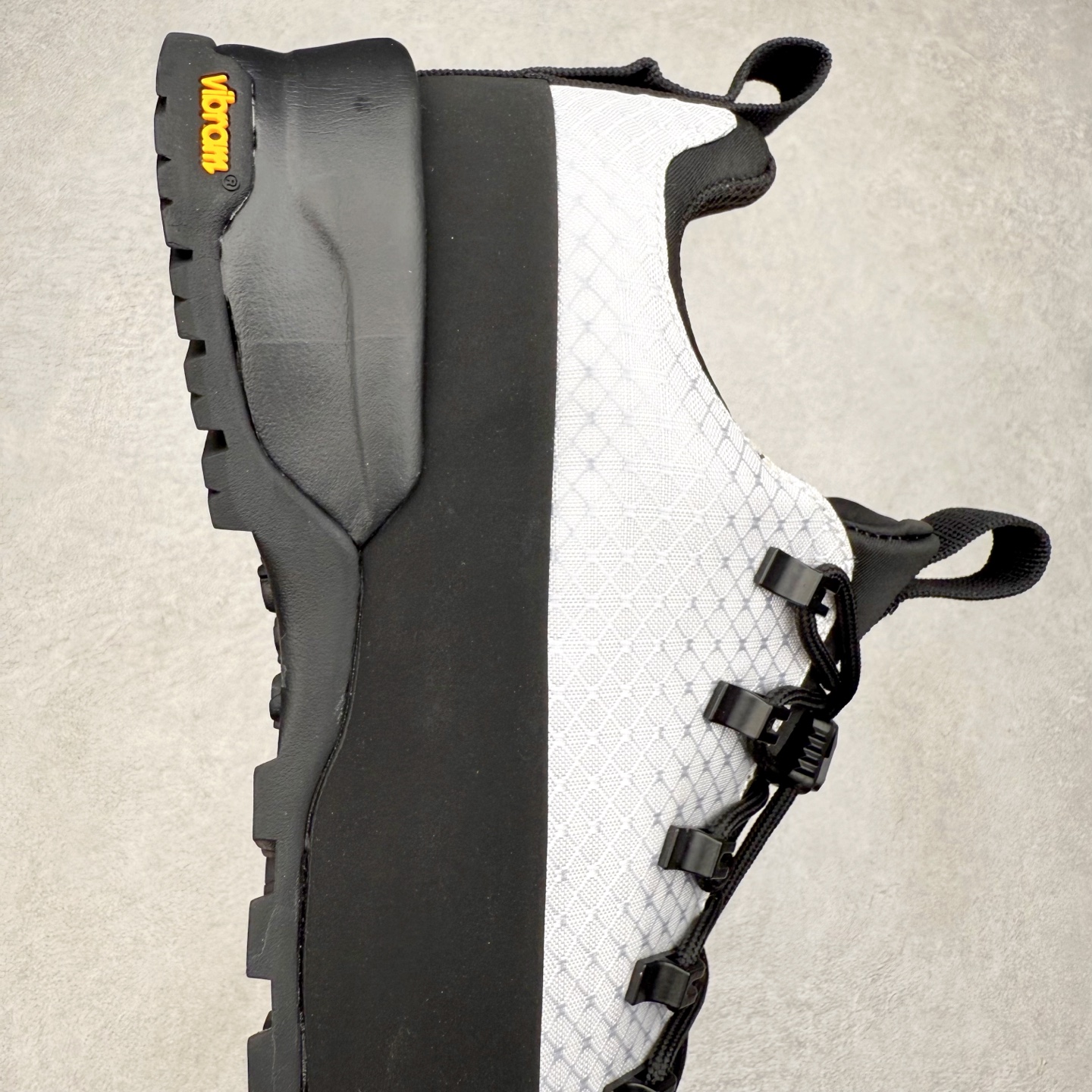 图片[6]-THE NORTH FACE GLENCLYFFE 北面格伦斯尼斯系列低帮机能户外风徒步登山运动训练鞋 舒适百搭织物低帮休闲城市通勤跑步鞋 原楦型开发纸版 采用防剐蹭复合麂皮组合模塑鞋头橡胶片鞋面材质 中底嵌入EVA缓震组合耐磨锯齿耐磨橡胶大底 尺码：37 38 38.5 39 40 40.5 41 42 42.5 43 44 44.5 45-选品中心