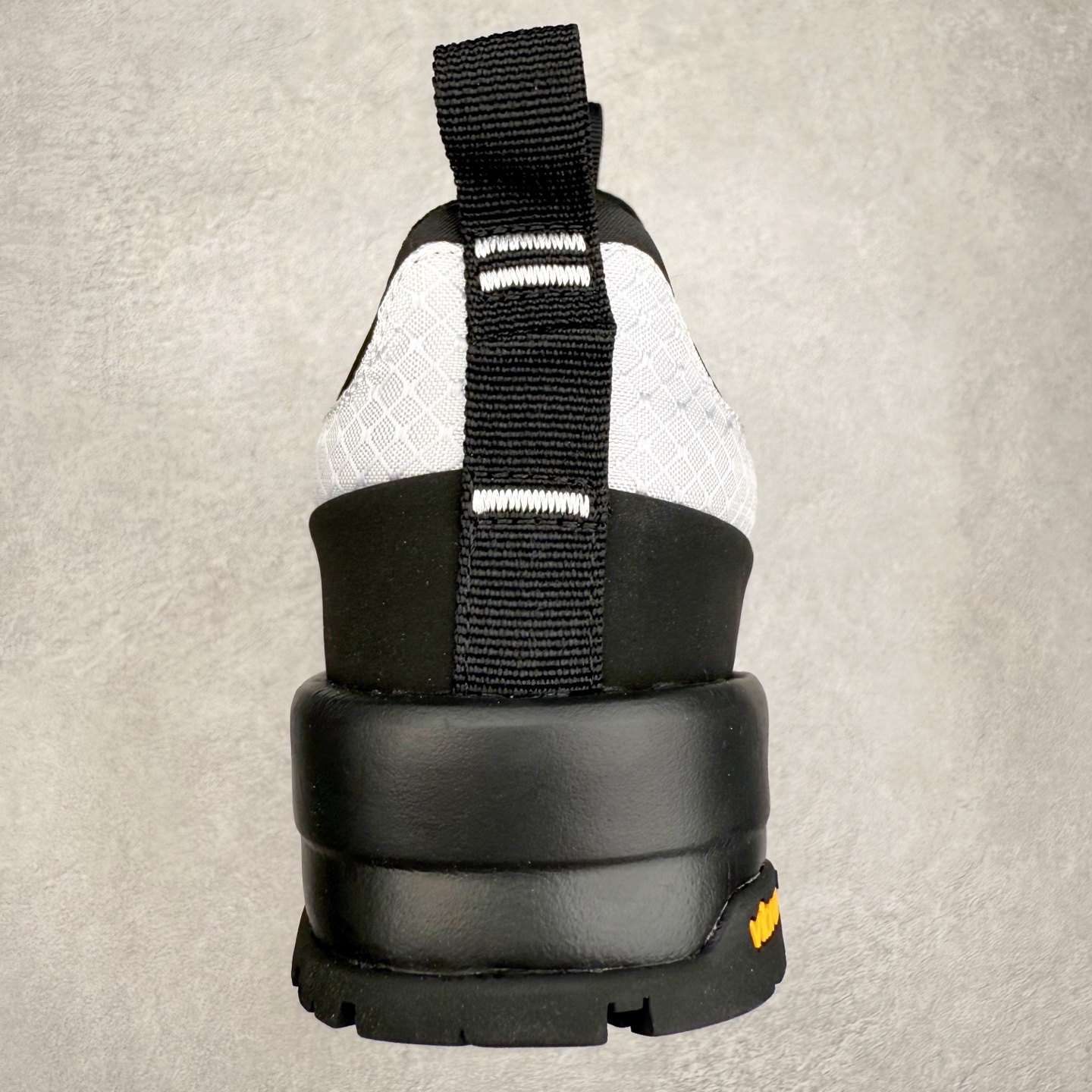 图片[8]-THE NORTH FACE GLENCLYFFE 北面格伦斯尼斯系列低帮机能户外风徒步登山运动训练鞋 舒适百搭织物低帮休闲城市通勤跑步鞋 原楦型开发纸版 采用防剐蹭复合麂皮组合模塑鞋头橡胶片鞋面材质 中底嵌入EVA缓震组合耐磨锯齿耐磨橡胶大底 尺码：37 38 38.5 39 40 40.5 41 42 42.5 43 44 44.5 45-选品中心