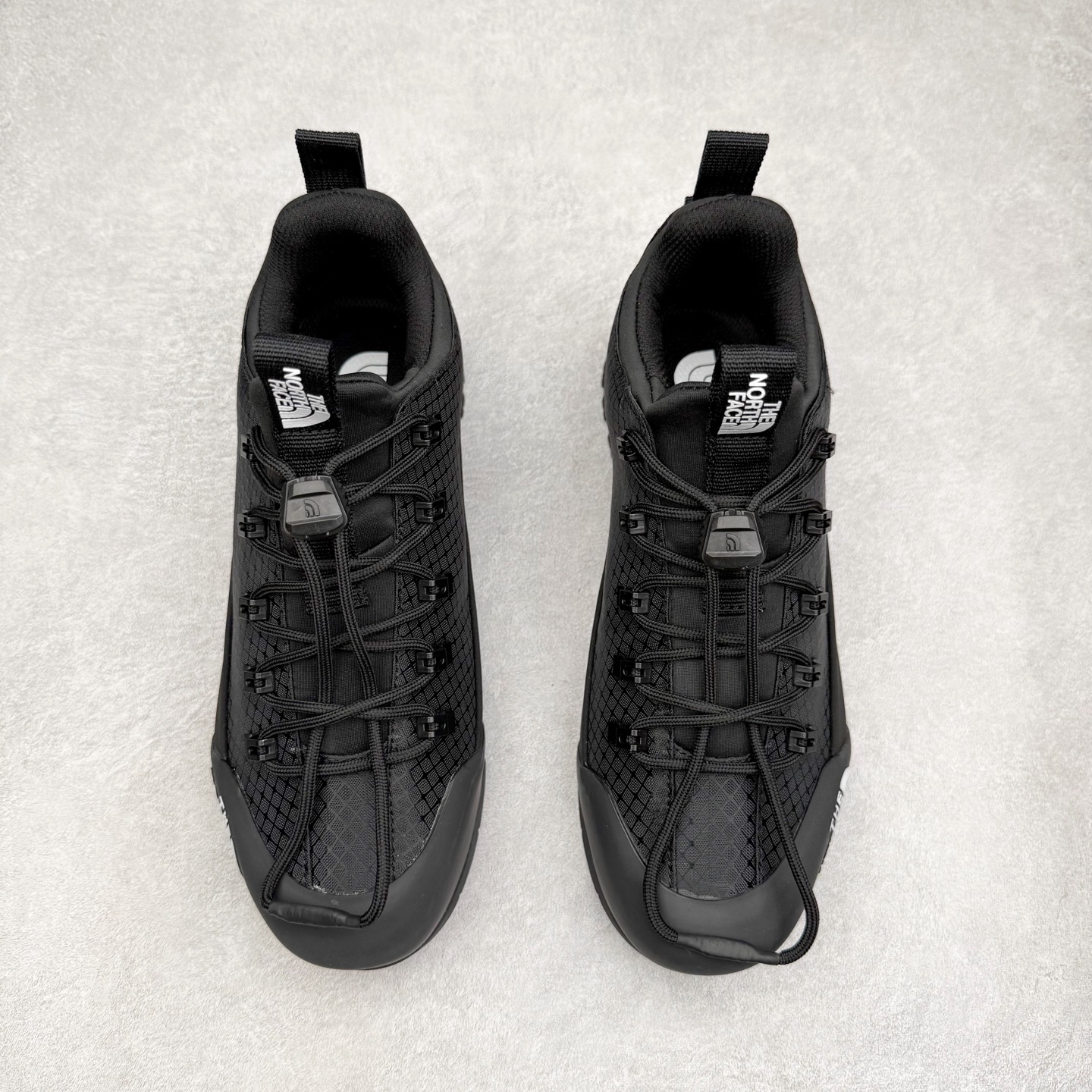 图片[2]-THE NORTH FACE GLENCLYFFE 北面格伦斯尼斯系列低帮机能户外风徒步登山运动训练鞋 舒适百搭织物低帮休闲城市通勤跑步鞋 原楦型开发纸版 采用防剐蹭复合麂皮组合模塑鞋头橡胶片鞋面材质 中底嵌入EVA缓震组合耐磨锯齿耐磨橡胶大底 尺码：37 38 38.5 39 40 40.5 41 42 42.5 43 44 44.5 45-选品中心