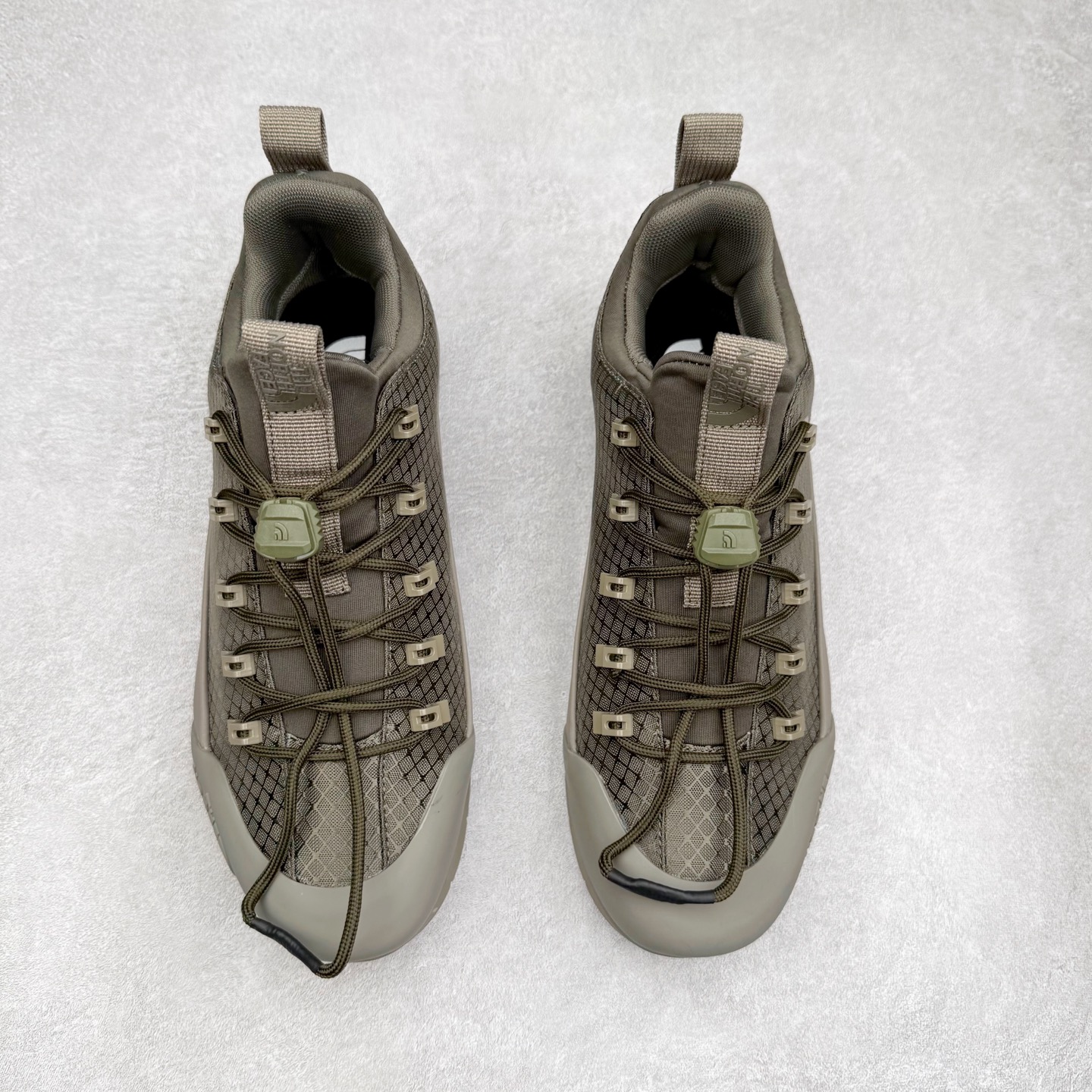 图片[2]-THE NORTH FACE GLENCLYFFE 北面格伦斯尼斯系列低帮机能户外风徒步登山运动训练鞋 舒适百搭织物低帮休闲城市通勤跑步鞋 原楦型开发纸版 采用防剐蹭复合麂皮组合模塑鞋头橡胶片鞋面材质 中底嵌入EVA缓震组合耐磨锯齿耐磨橡胶大底 尺码：37 38 38.5 39 40 40.5 41 42 42.5 43 44 44.5 45-选品中心