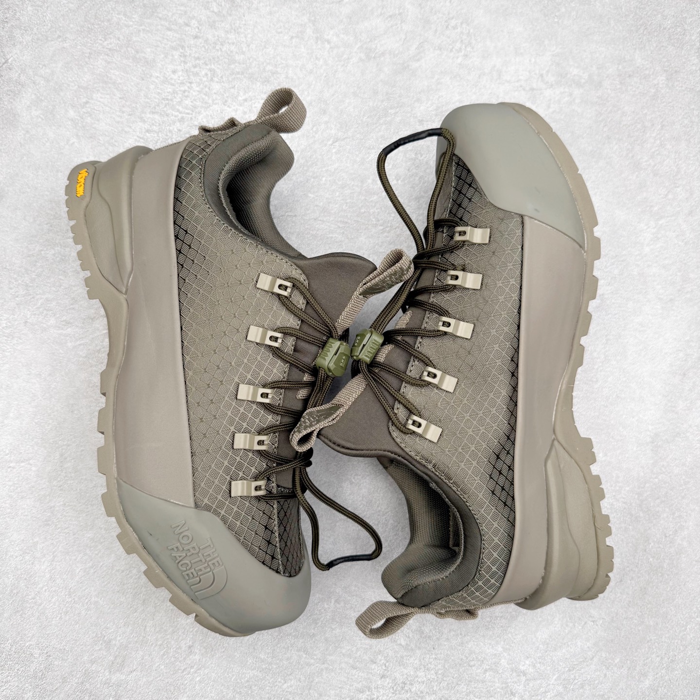 图片[3]-THE NORTH FACE GLENCLYFFE 北面格伦斯尼斯系列低帮机能户外风徒步登山运动训练鞋 舒适百搭织物低帮休闲城市通勤跑步鞋 原楦型开发纸版 采用防剐蹭复合麂皮组合模塑鞋头橡胶片鞋面材质 中底嵌入EVA缓震组合耐磨锯齿耐磨橡胶大底 尺码：37 38 38.5 39 40 40.5 41 42 42.5 43 44 44.5 45-选品中心