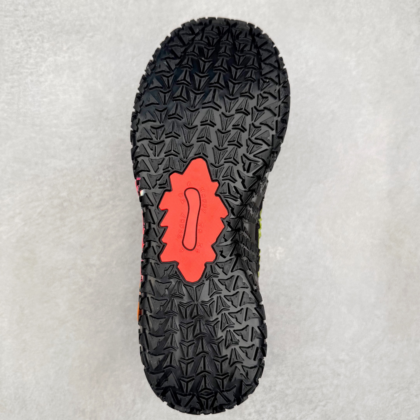 图片[9]-NK JA3 EP 莫兰特三代低帮篮球鞋 以鲜艳明亮的色调脱颖而出。鞋舌上醒目地展示着 “ JA ” 标志，而后跟上的 “ 12 ：AM ” 则以独特的设计呈现。鞋头和鞋舌采用透气运动网布制成，确保舒适耐用。在第一款鞋型的基础上进行了重大升级，采用更为挺拔的鞋口设计，为脚踝带来更佳的包裹与支撑感。侧面独特波纹纹理细节，打破了单调，赋予鞋子灵动与活力的视觉体验。中底部分巧妙借鉴了科比 5 的经典元素，融入斑点细节，增强了整体美学吸引力。实拍调校N版已经零色差零失真 百分百还原实物色彩所见即所得 不存在货不对板色差等低级问题 选购参考实物拍摄 不混卖不参货 只用心做好货严格选品 承诺混一赔十 尺码：40 40.5 41 42 42.5 43 44 44.5 45 46-选品中心