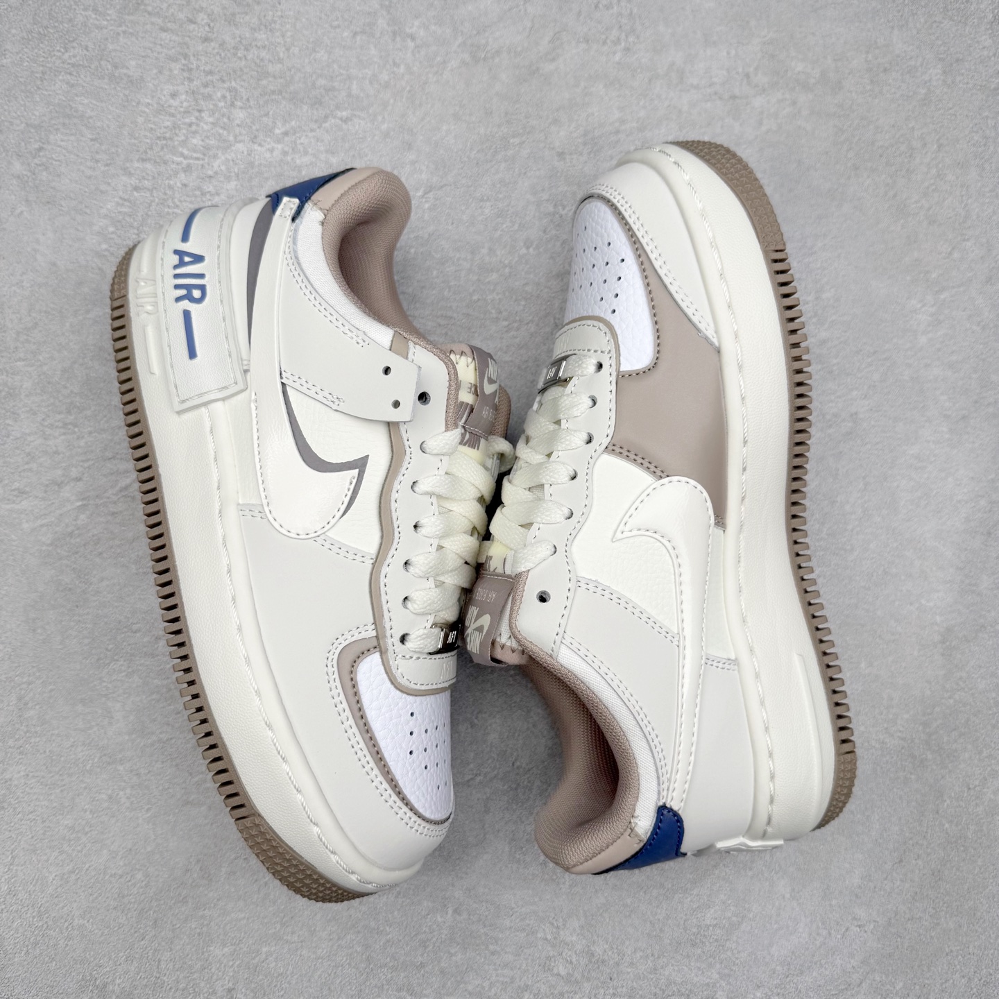 图片[3]-NK Air Force 1´07 Low 空军一号低帮百搭休闲运动板鞋 IO7594-101 柔软、弹性十足的缓震性能和出色的中底设计 横跨复古与现代的外型结合 造就出风靡全球 三十多年的Force 1 直到今天还深受青睐 实拍调校N版已经零色差零失真 百分百还原实物色彩所见即所得 不存在货不对板色差等低级问题 选购参考实物拍摄 不混卖不参货 只用心做好货严格选品 承诺混一赔十 尺码：36 36.5 37.5 38 38.5 39 40 40.5 41 42 42.5 43 44 44.5 45-选品中心