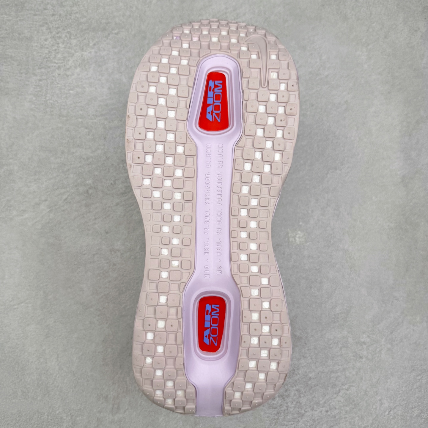 图片[9]-NK Vomero Premium 时尚舒适 网布防滑耐磨 低帮跑步鞋 HM5973-400 实拍调校N版已经零色差零失真 百分百还原实物色彩所见即所得 不存在货不对板色差等低级问题 选购参考实物拍摄 不混卖不参货 只用心做好货严格选品 承诺混一赔十 尺码：36 36.5 37.5 38 38.5 39 40 40.5 41 42 42.5 43 44 44.5 45-选品中心