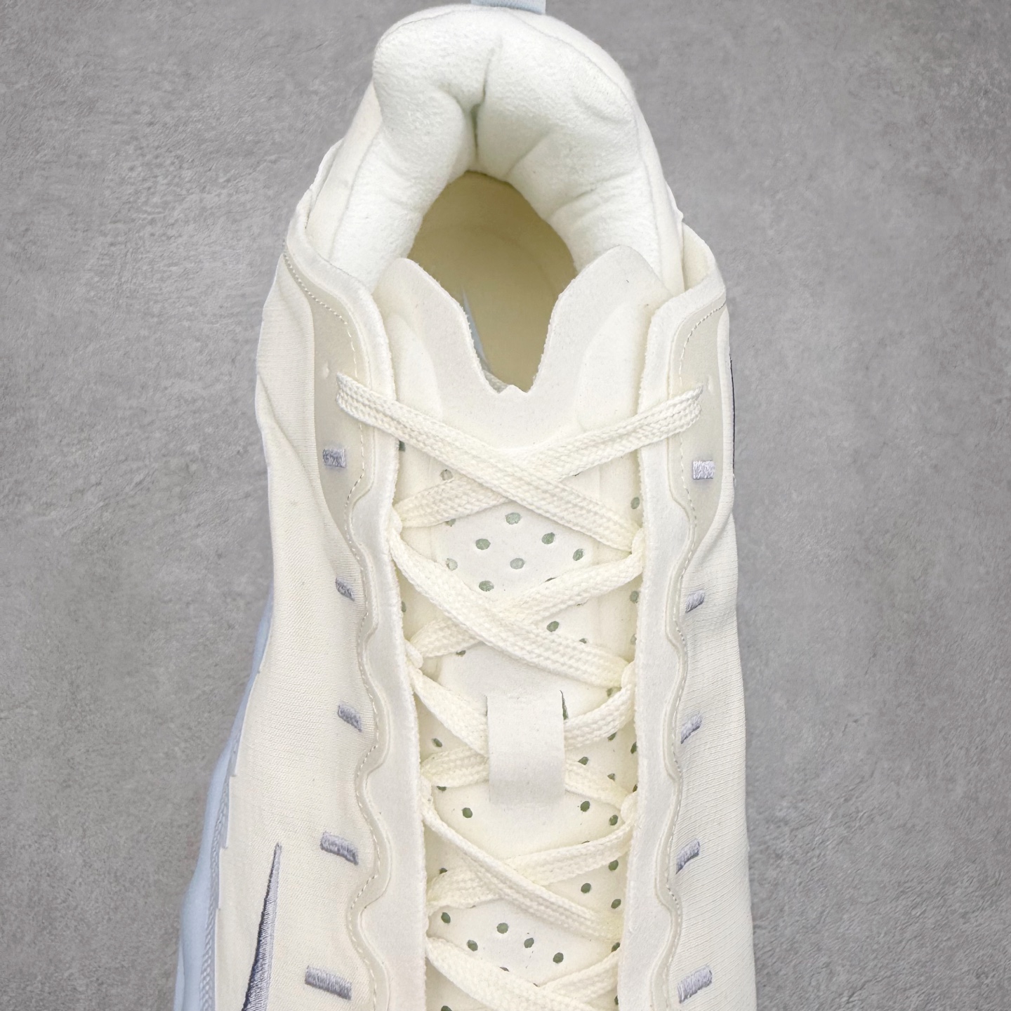 图片[5]-HYEIN SEO x NK Ava Rover 百搭舒适耐磨低帮跑步鞋 男女同款 流线型轮廓，通过轻薄物料鞋面结合 TPU 网格状支撑示人，增厚的中底材质选用 ReactX 加持，华夫外底收尾。鞋垫与后跟鞋提，克制点缀 Hyein Seo 字样。鞋垫与鞋提则采用菱形格纹的变化元素呈现。实拍调校N版已经零色差零失真 百分百还原实物色彩所见即所得 不存在货不对板色差等低级问题 选购参考实物拍摄 不混卖不参货 只用心做好货严格选品 承诺混一赔十 尺码：36 36.5 37.5 38 38.5 39 40 40.5 41 42 42.5 43 44 44.5 45-选品中心