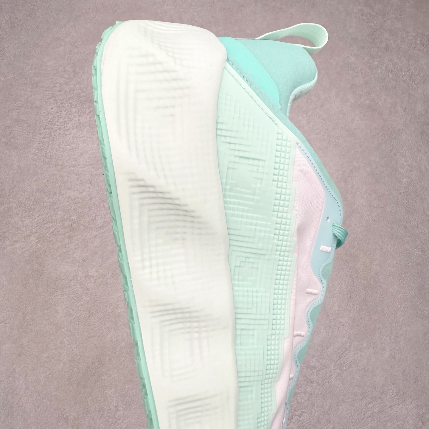 图片[6]-HYEIN SEO x NK Ava Rover 百搭舒适耐磨低帮跑步鞋 男女同款 流线型轮廓，通过轻薄物料鞋面结合 TPU 网格状支撑示人，增厚的中底材质选用 ReactX 加持，华夫外底收尾。鞋垫与后跟鞋提，克制点缀 Hyein Seo 字样。鞋垫与鞋提则采用菱形格纹的变化元素呈现。实拍调校N版已经零色差零失真 百分百还原实物色彩所见即所得 不存在货不对板色差等低级问题 选购参考实物拍摄 不混卖不参货 只用心做好货严格选品 承诺混一赔十 尺码：36 36.5 37.5 38 38.5 39 40 40.5 41 42 42.5 43 44 44.5 45-选品中心