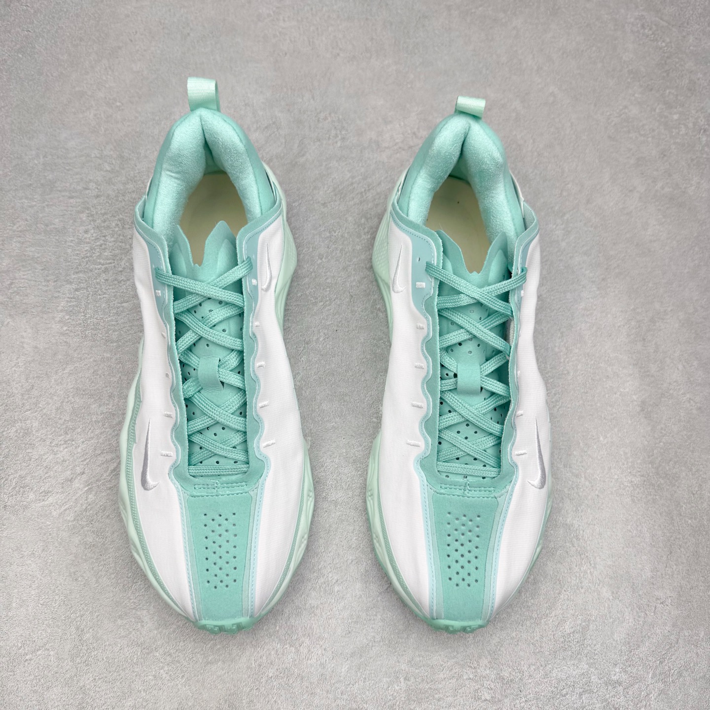 图片[2]-HYEIN SEO x NK Ava Rover 百搭舒适耐磨低帮跑步鞋 男女同款 流线型轮廓，通过轻薄物料鞋面结合 TPU 网格状支撑示人，增厚的中底材质选用 ReactX 加持，华夫外底收尾。鞋垫与后跟鞋提，克制点缀 Hyein Seo 字样。鞋垫与鞋提则采用菱形格纹的变化元素呈现。实拍调校N版已经零色差零失真 百分百还原实物色彩所见即所得 不存在货不对板色差等低级问题 选购参考实物拍摄 不混卖不参货 只用心做好货严格选品 承诺混一赔十 尺码：36 36.5 37.5 38 38.5 39 40 40.5 41 42 42.5 43 44 44.5 45-选品中心