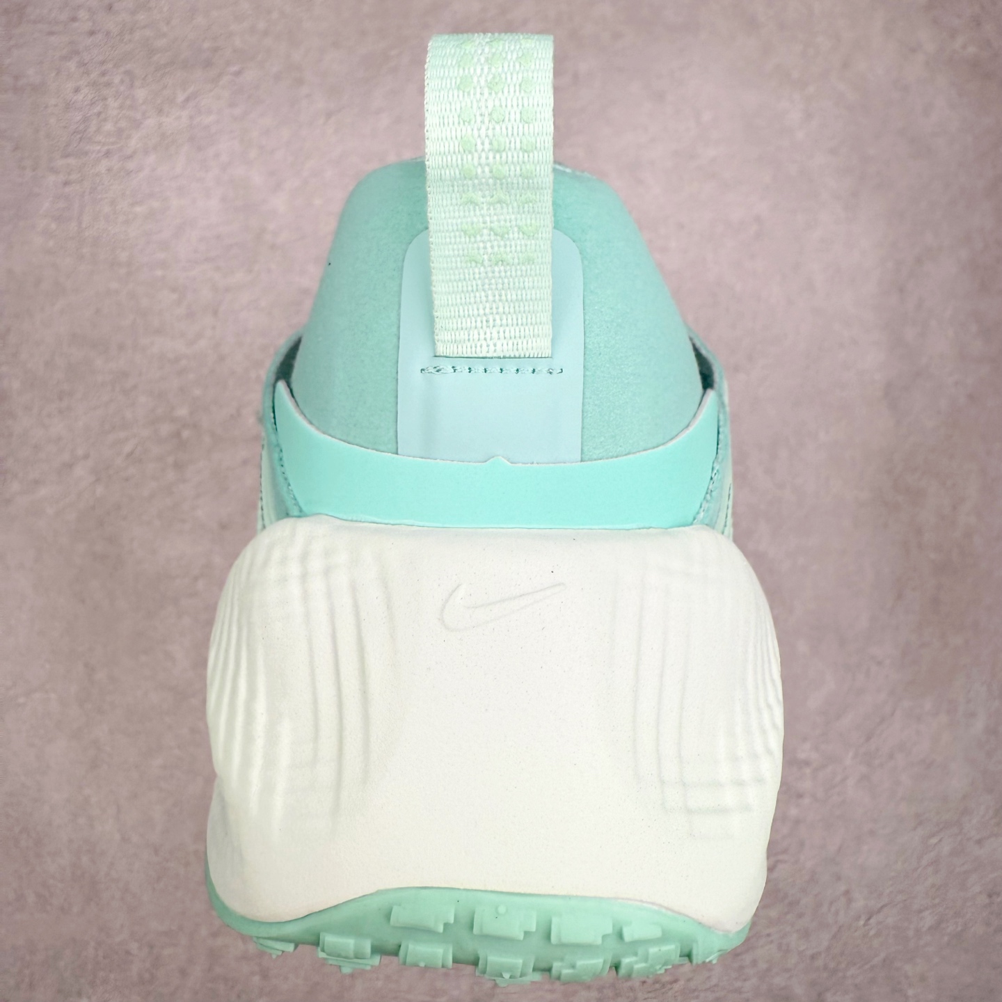 图片[8]-HYEIN SEO x NK Ava Rover 百搭舒适耐磨低帮跑步鞋 男女同款 流线型轮廓，通过轻薄物料鞋面结合 TPU 网格状支撑示人，增厚的中底材质选用 ReactX 加持，华夫外底收尾。鞋垫与后跟鞋提，克制点缀 Hyein Seo 字样。鞋垫与鞋提则采用菱形格纹的变化元素呈现。实拍调校N版已经零色差零失真 百分百还原实物色彩所见即所得 不存在货不对板色差等低级问题 选购参考实物拍摄 不混卖不参货 只用心做好货严格选品 承诺混一赔十 尺码：36 36.5 37.5 38 38.5 39 40 40.5 41 42 42.5 43 44 44.5 45-选品中心