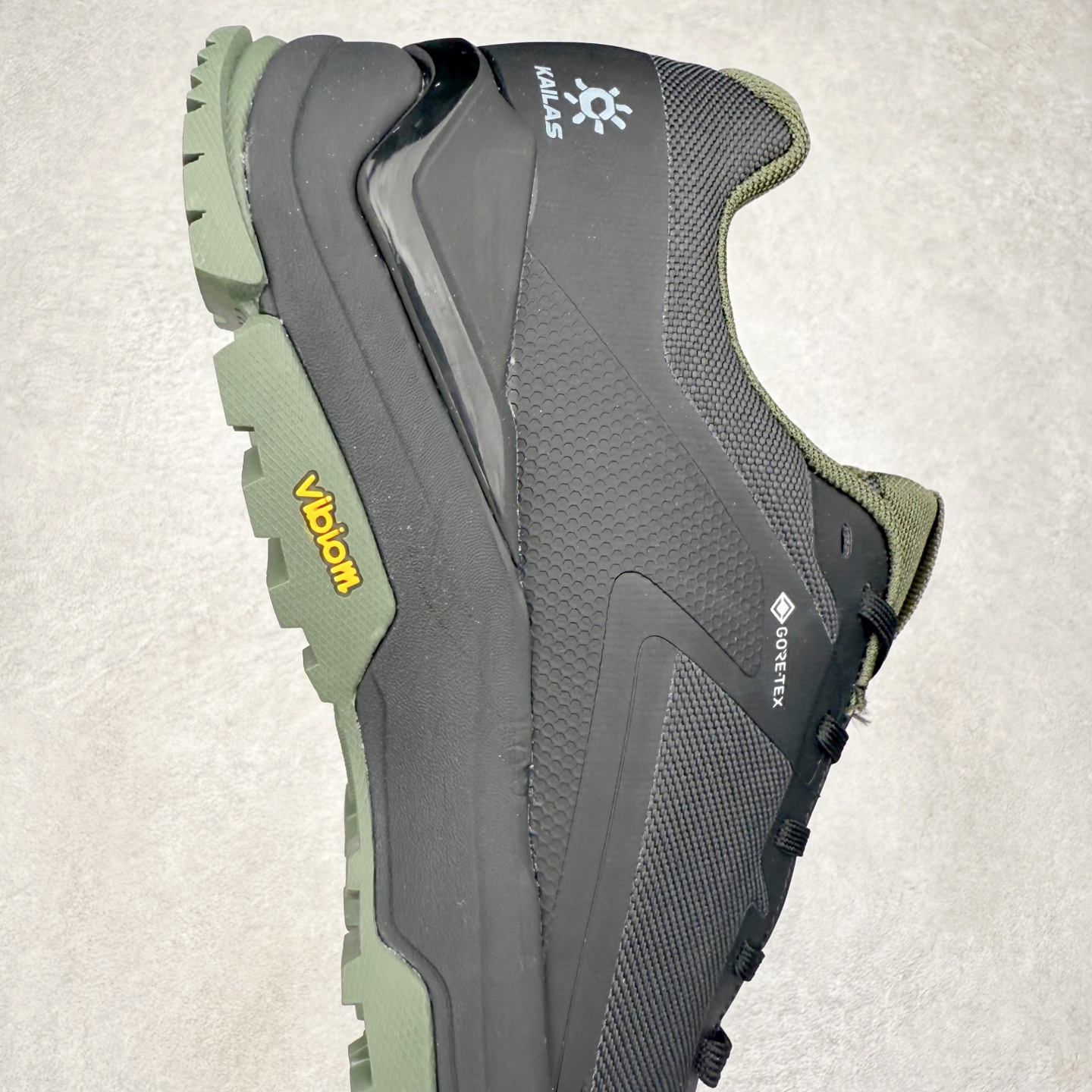 图片[6]-＃HP纯原 KAILAS 凯乐石 界山户外运动舒适时尚防滑透气低帮登山徒步鞋 KAILAS凯乐石品牌是全球三大全系攀登品牌之一，于2003年创立于中国广州，致力于为有攀登梦想的户外运动员及爱好者，研发制造功能性专业装备，满足他们在极限环境下安全舒适的需求，凯乐石专注于科技面料的开发及专业功能设计，产品线覆盖登山、攀岩、徒步、越野跑山、露营、旅行等多项户外运动，通过运动员的测试反馈，不断进化迭代，产品荣获国内外大奖71座，发明专利21个，更突破性的自主研发攀登器械，打造出中国的攀登硬实力。实拍调校N版已经零色差零失真 百分百还原实物色彩所见即所得 不存在货不对板色差等低级问题 选购参考实物拍摄 不混卖不参货 只用心做好货严格选品 承诺混一赔十 尺码：36 36.5 37.5 38 38.5 39 40 40.5 41 42 42.5 43 44 44.5 45-选品中心