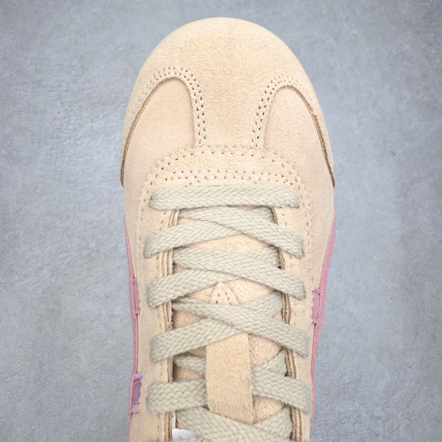 图片[4]-＃纯原福利 Asics Onitsuka Tiger MEXICO 66 亚瑟士鬼冢虎复古经典板鞋 市场最强版本 原厂牛津布加持 海外订单工厂出品 超成熟稳定的做工品控 原装全套纸板楦头开发 原汁原味 完美呈现版型 私模正确鞋底咬花纹路 一比一鞋头弧度高度鞋身弧度 绝不口嗨 细节品控鞋型随意秒杀市面 原档咬花纹路私模大底 一个单元有六个三角形 总体形拼接呈现花瓣状 官方四联吊牌 原装Ortholite轻量化鞋垫 原盒原配 质保卡 说明书 钢印防尘纸 纸板中底带钢印 乳胶组合鞋垫 支持全方位的对比专柜 产品从款式颜色造型上体现出追求舒适和细节的完美 鞋类更是推崇手工制作的严谨与完美 融舒适性与可穿性的设计风格 注重细节的完美和别致魅力 既保持稳重 又不失轻松的时尚感 尺码：36 37 37.5 38 39 39.5 40 40.5 41.5 42 42.5 43.5 44 45-选品中心