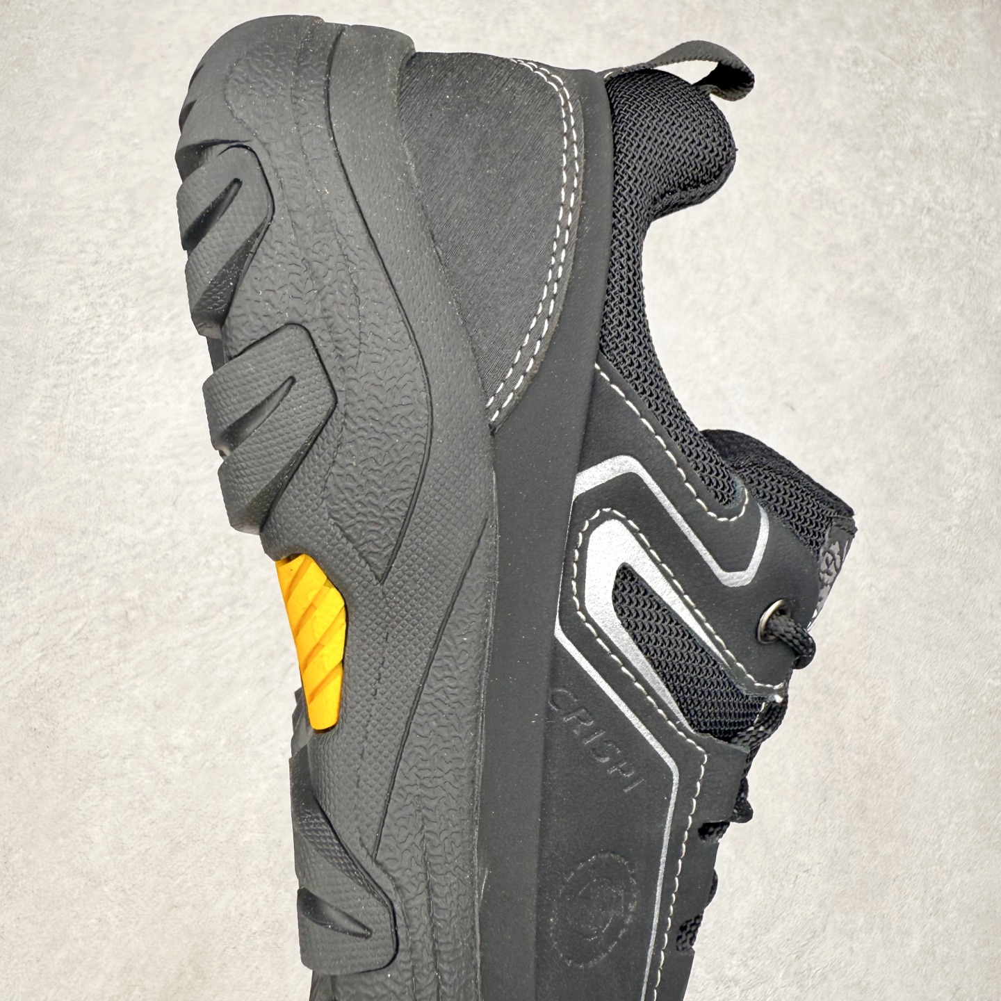 图片[6]-CAMEL骆驼 耐磨防滑 徒步登山 低帮 户外功能鞋 CAMEL骆驼，前身是来自天津的骆驼牌皮鞋厂，创立于1930年。经历近百年的市场激荡，CAMEL骆驼以个性、勇敢、探索及进取精神的丰富内涵成为风摩全球的户外运动品牌。以打造专业户外品牌为发展目标，以户外功能性体验为核心竞争力。CAMEL骆驼始终坚定把控产品高品质的需求，倾力研发出ENFO-TECH高科技系列，取得多项海内外重磅品质大奖，也收获了众多用户的信任和好评。截至目前，已有近4000家线下门店和5000万VIP客户，全面覆盖中国一二线城市，行销全球100多个国家和地区。未来，骆驼仍将继续追求高品质多样化的产品供应，为用户打造更舒适的户外穿着体验。实拍调校N版已经零色差零失真 百分百还原实物色彩所见即所得 不存在货不对板色差等低级问题 选购参考实物拍摄 不混卖不参货 只用心做好货严格选品 承诺混一赔十 尺码：36 36.5 37.5 38 38.5 39 40 40.5 41 42 42.5 43 44 44.5 45-选品中心